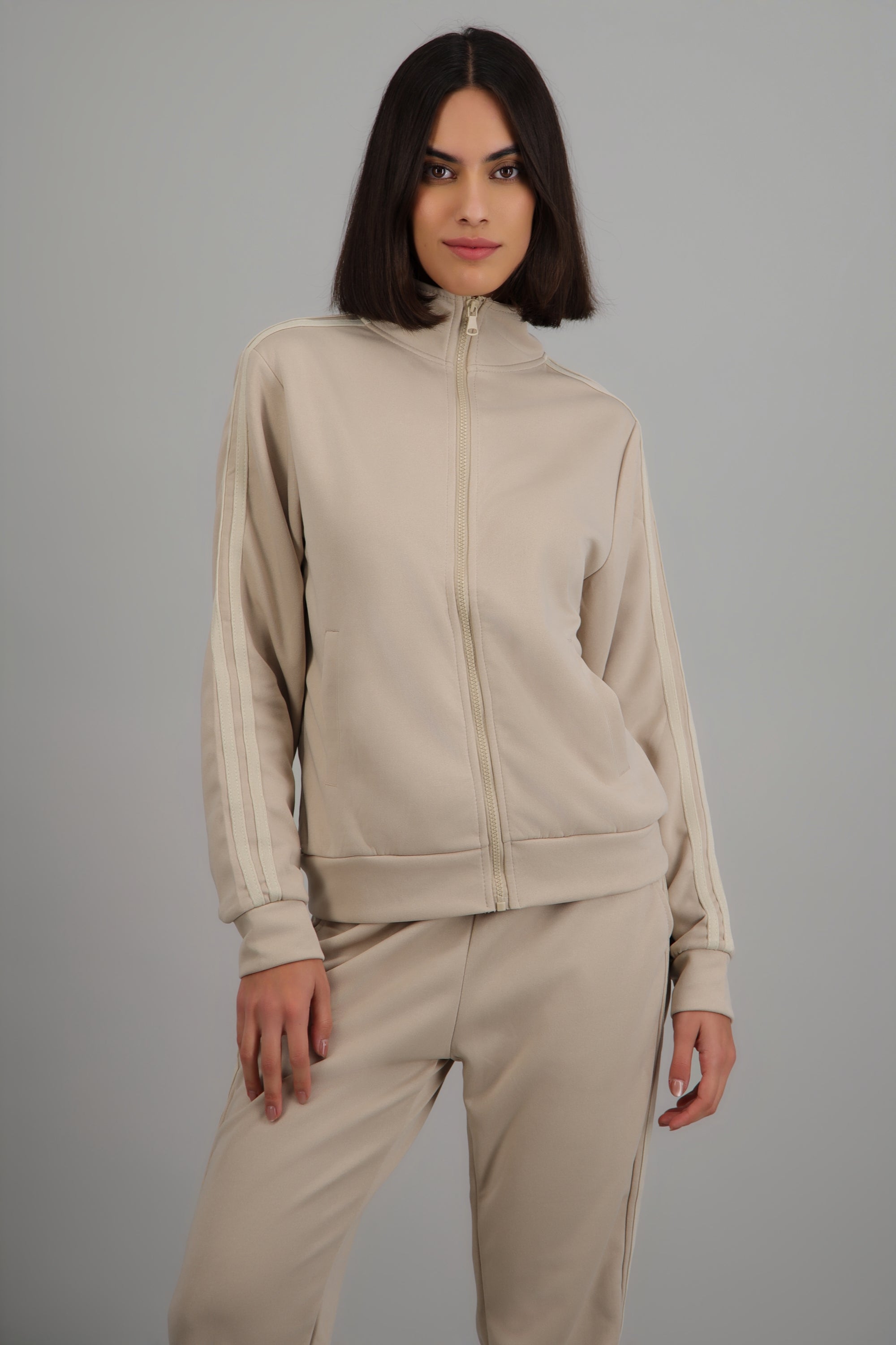 Chamarra active lineas en costados BEIGE