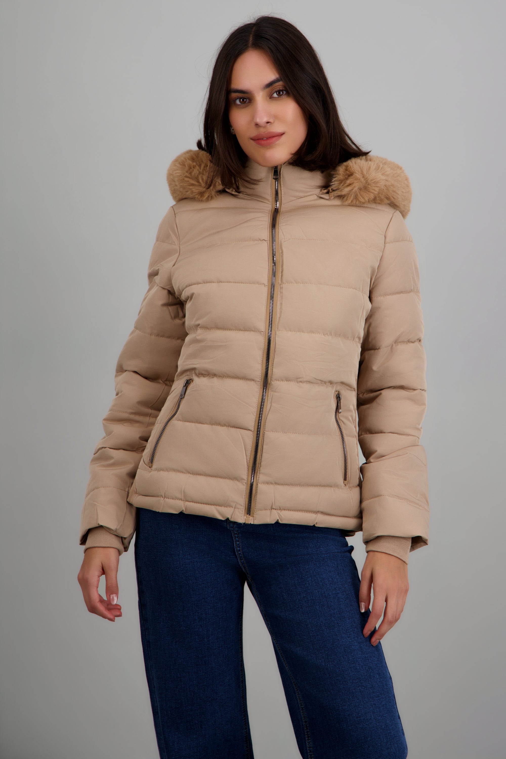 chamarra puffer corta detalle peluche BEIGE