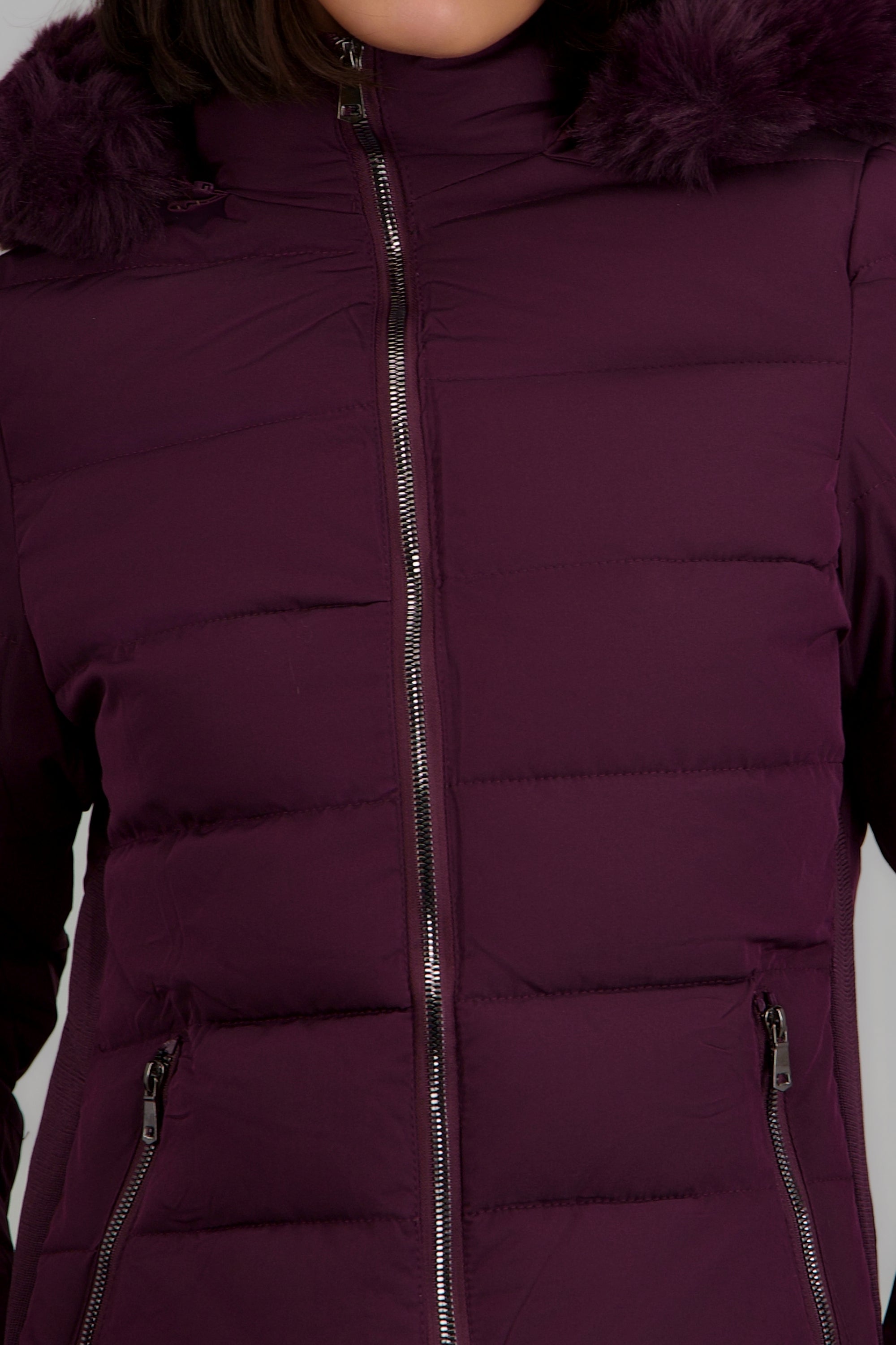 chamarra puffer corta detalle peluche UVA