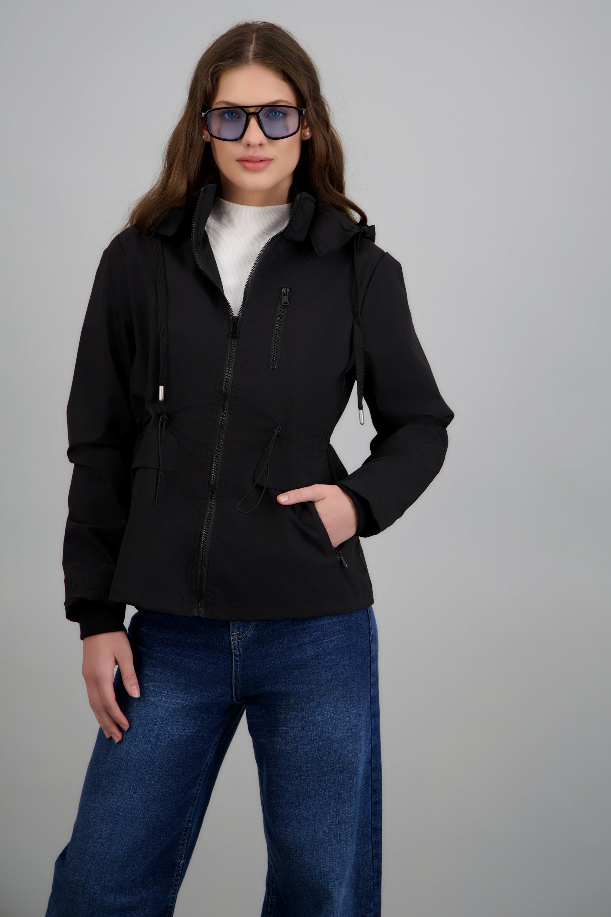 Chamarra ligera capucha impermeable NEGRO