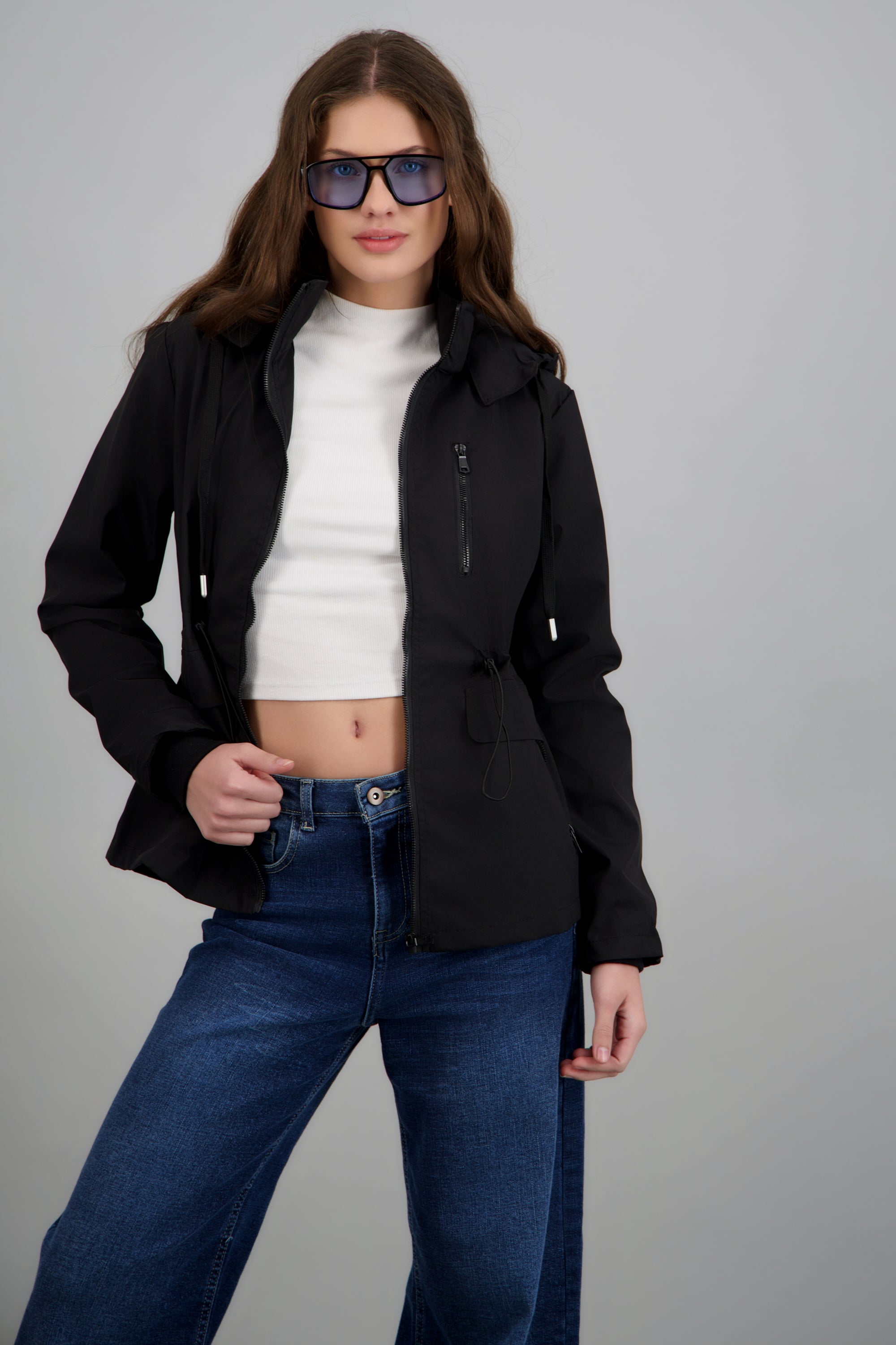 Chamarra ligera capucha impermeable NEGRO