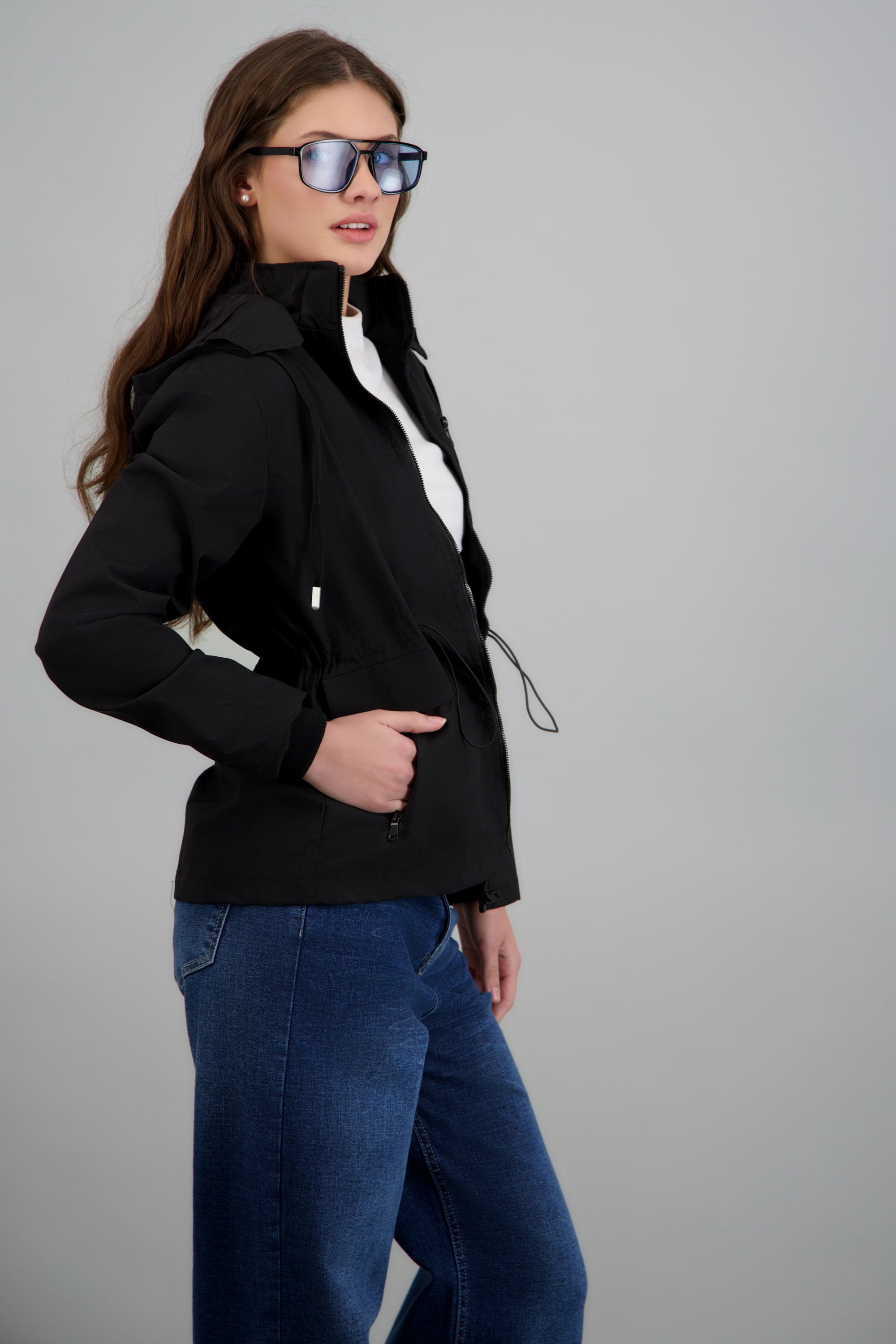 Chamarra ligera capucha impermeable NEGRO