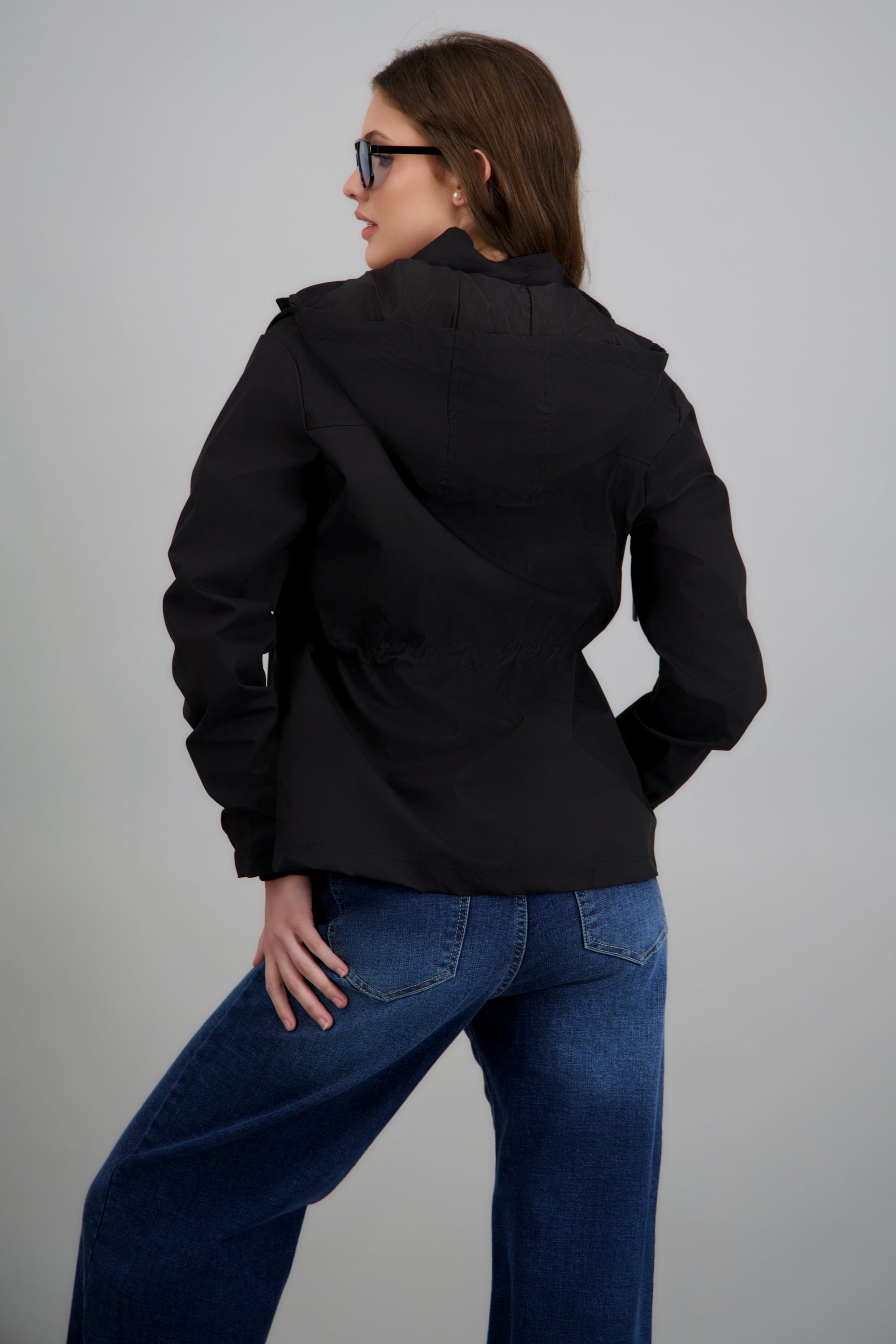 Chamarra ligera capucha impermeable NEGRO