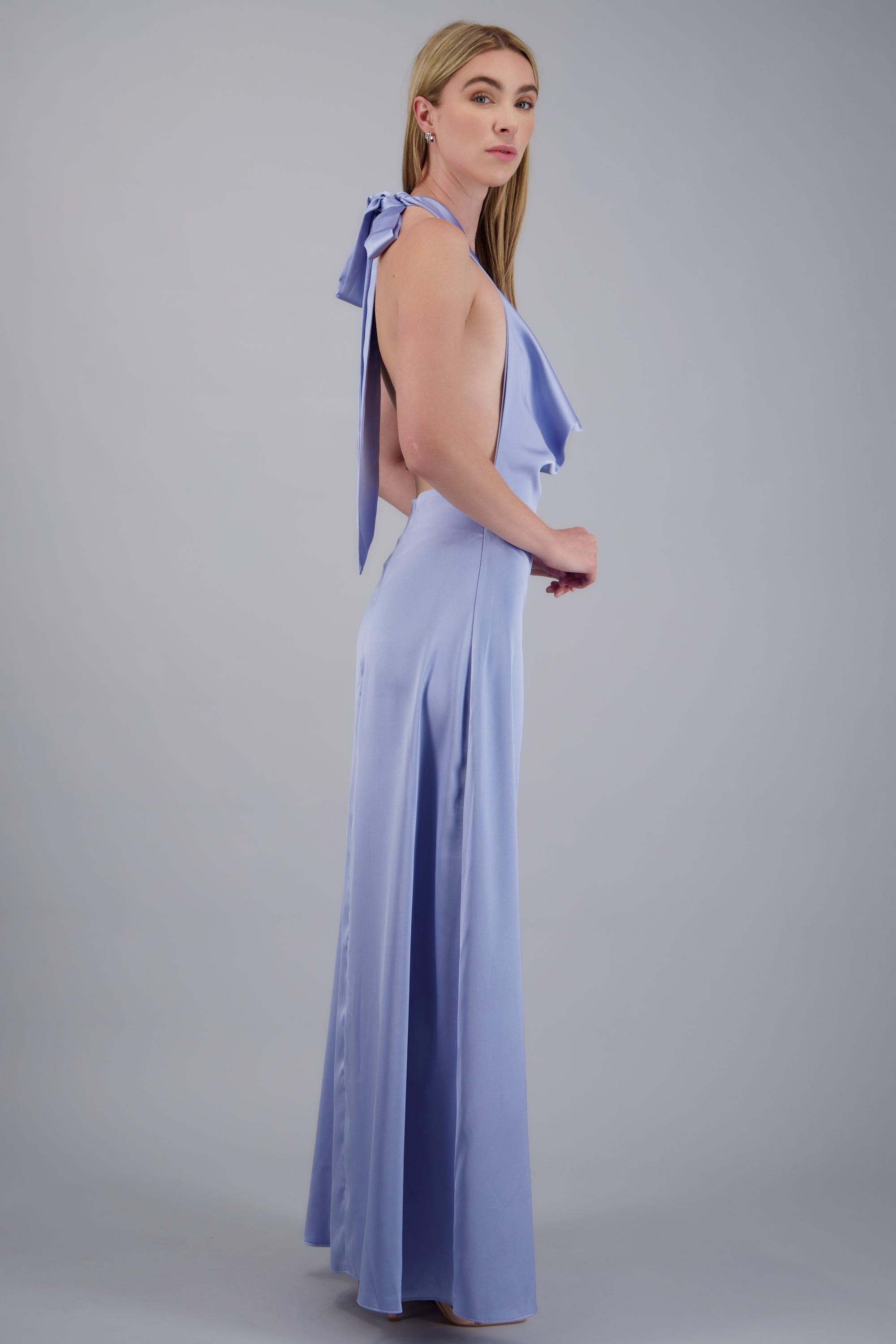 Vestido maxi escote cascada satinado AZUL