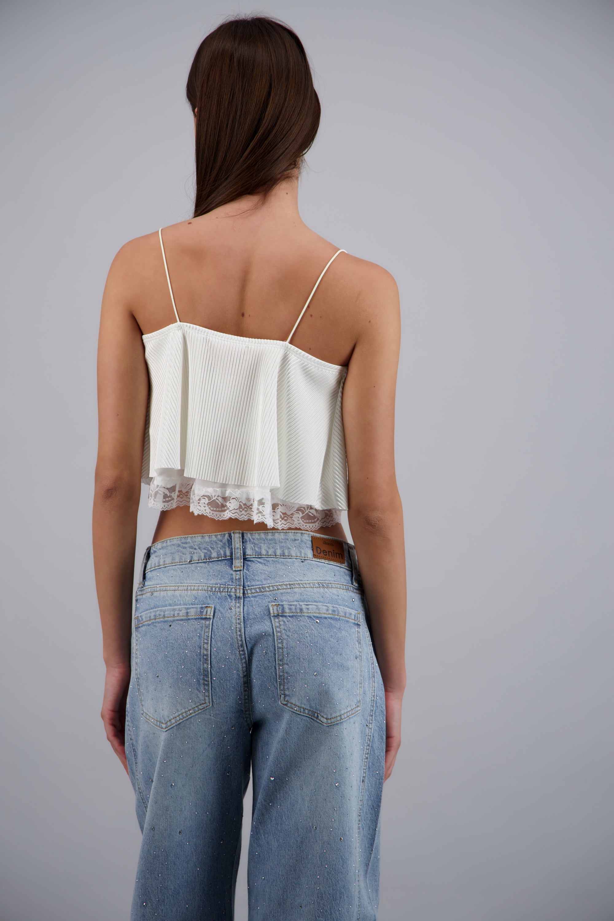 Top sin mangas con olan detalle encaje BLANCO