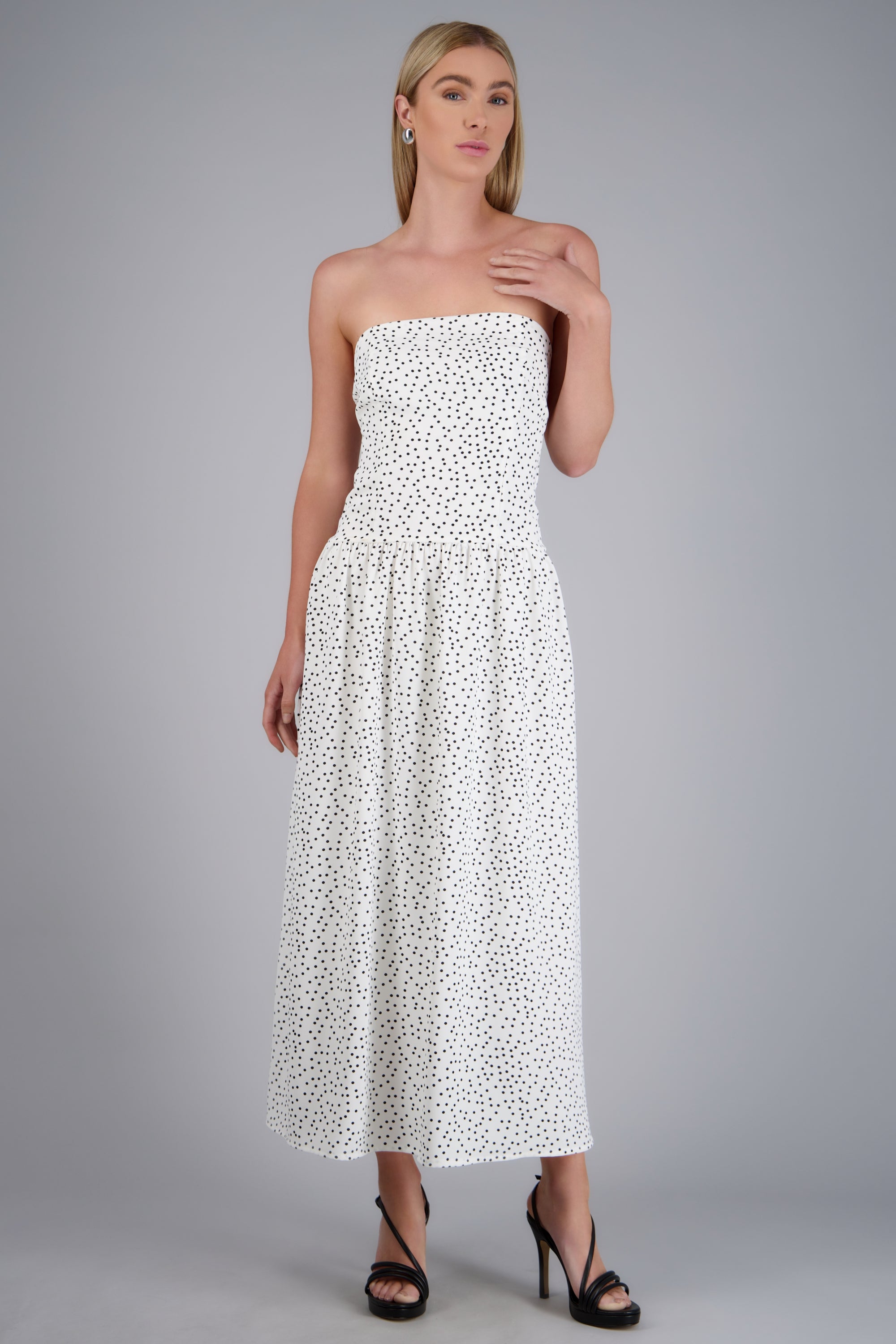 Vestido maxi strapless polka dots BLANCO COMBO
