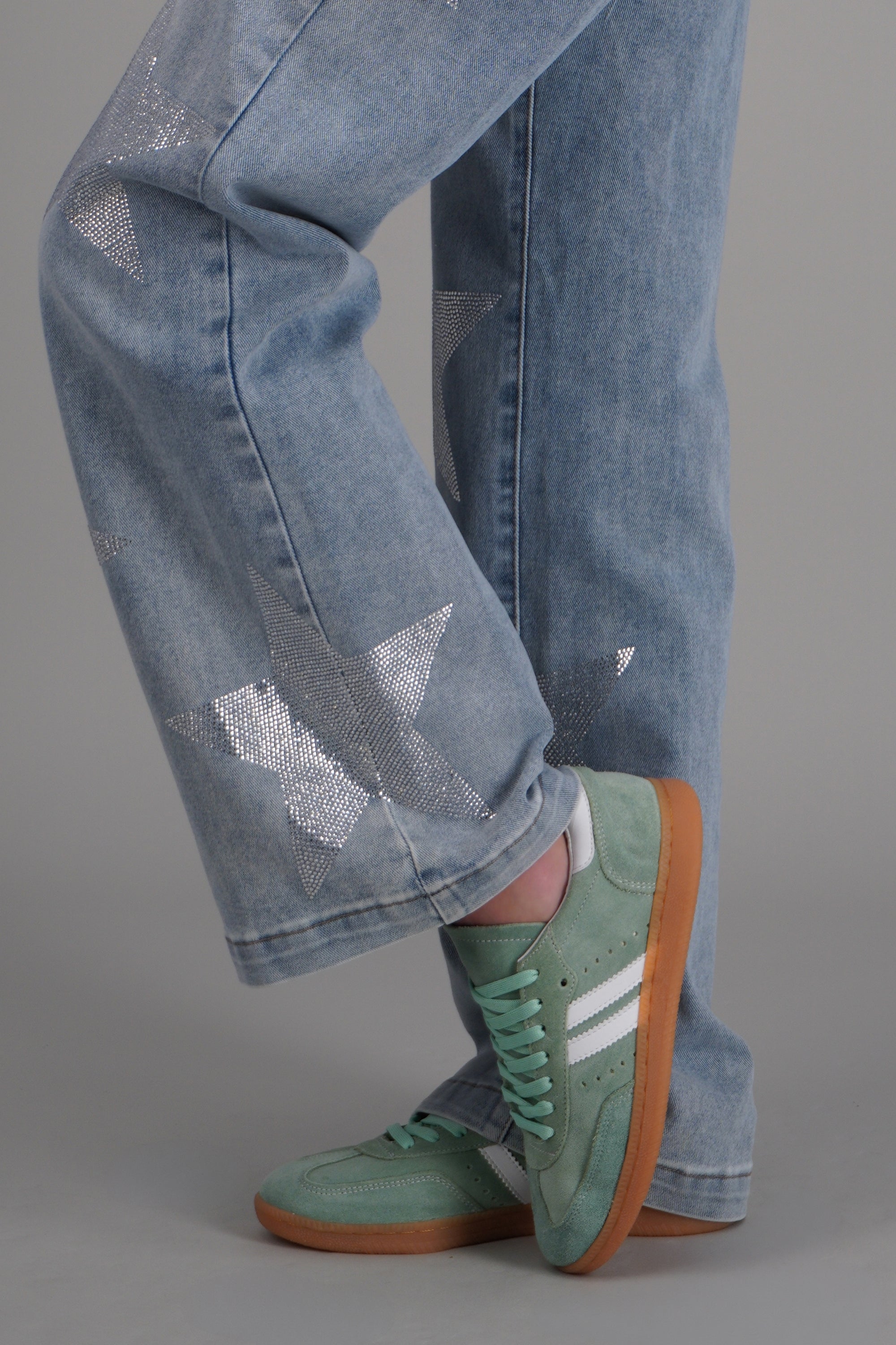 Tenis casual gamuza dos lineas SAGE