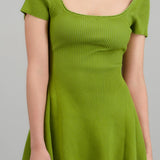 APPLE GREEN