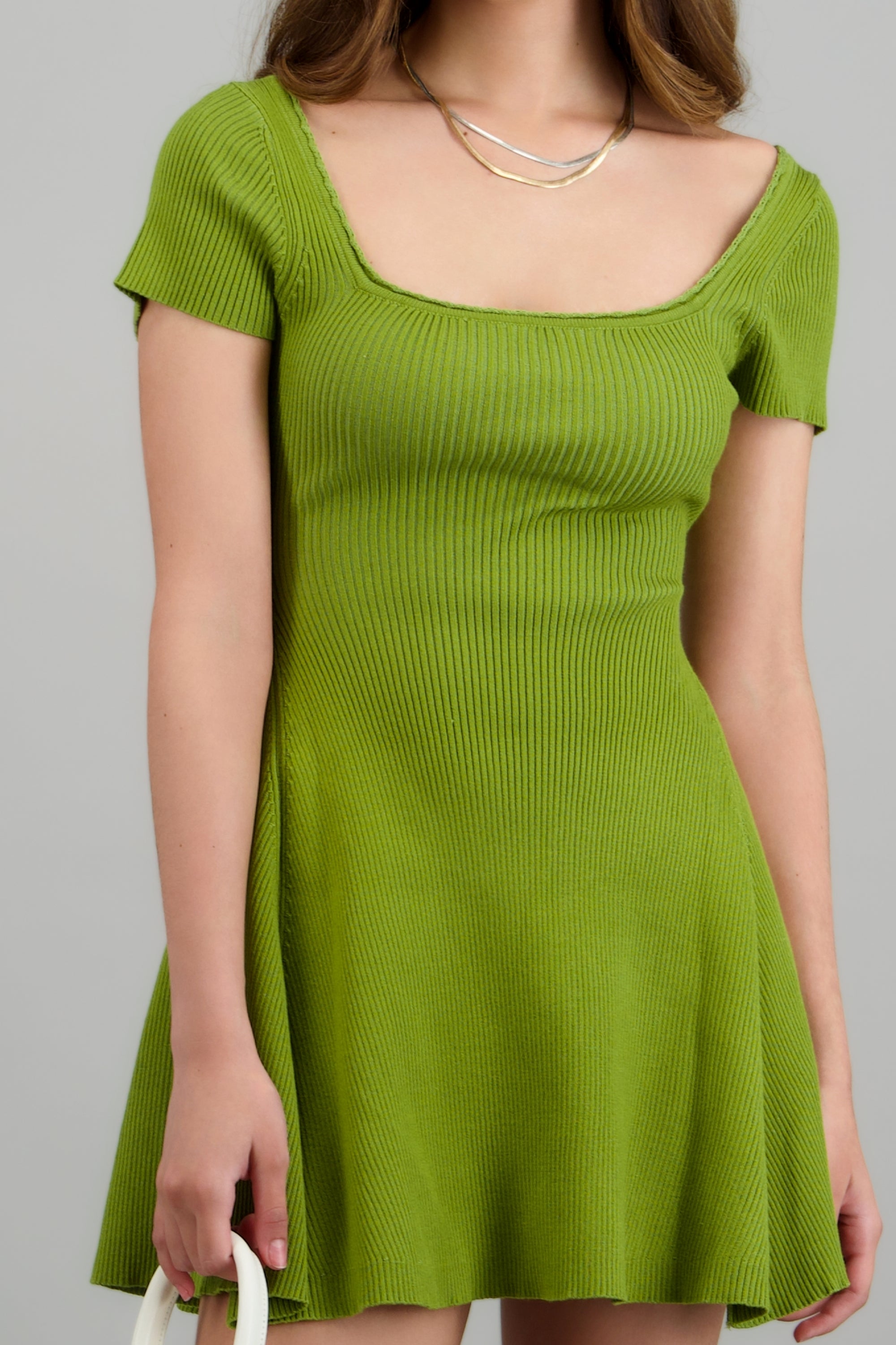 APPLE GREEN
