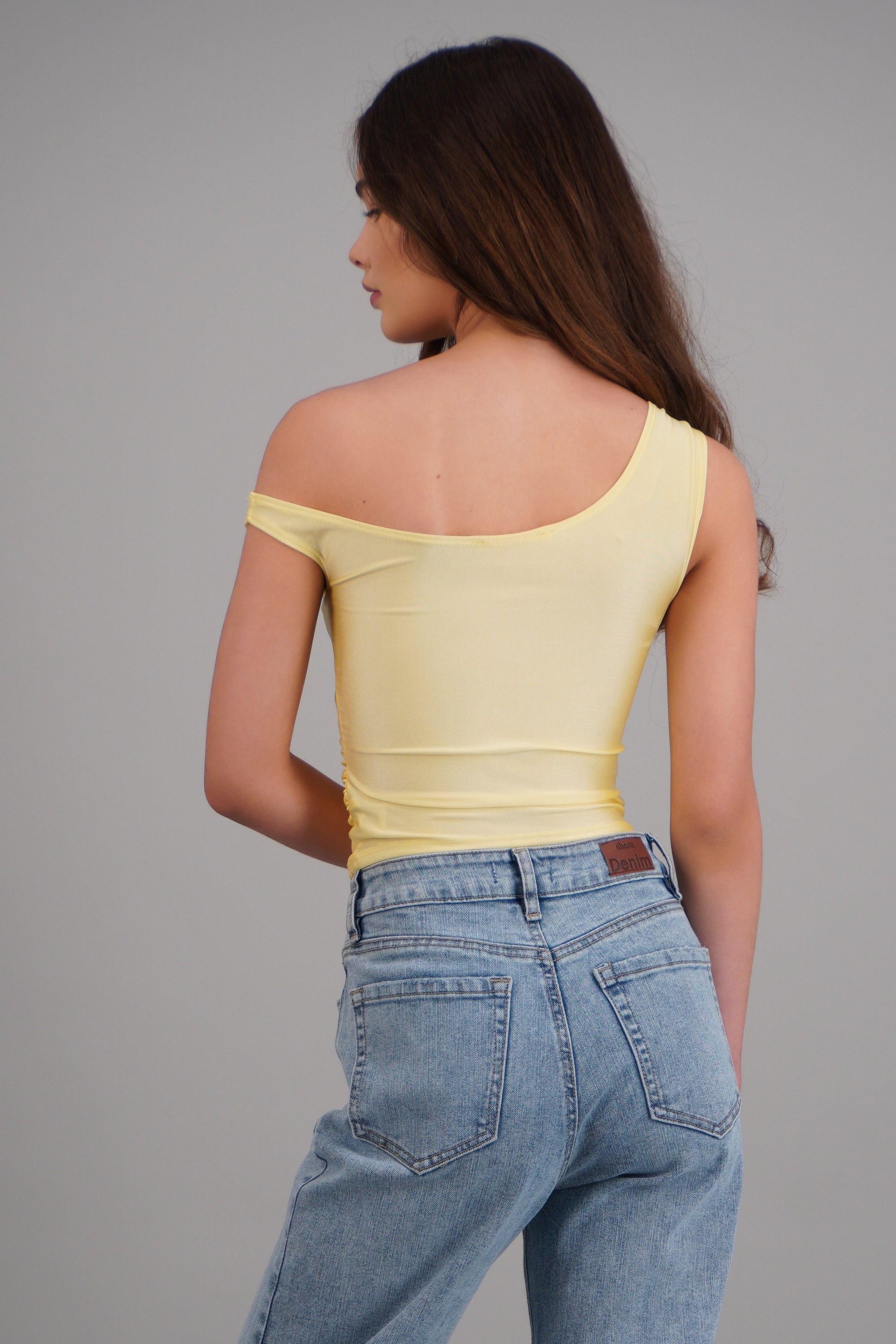 Top drapeado con argolla satin AMARILLO