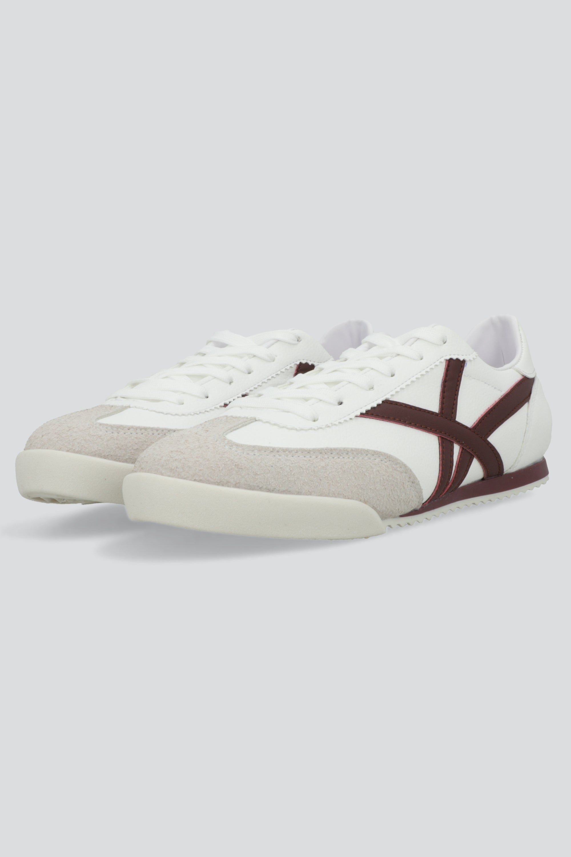 Tenis suela delgada lineas cruzadas VINO