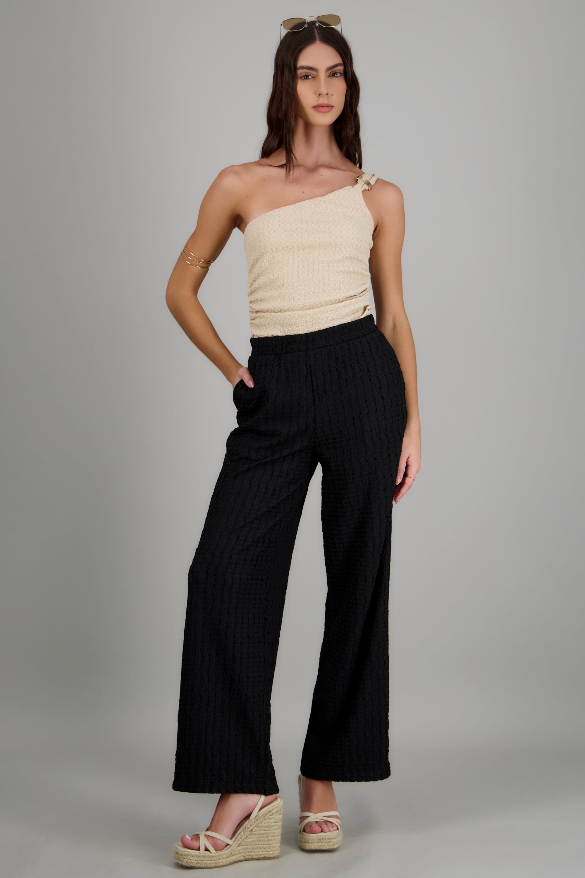 Pantalon amplio con elastico en pretina NEGRO
