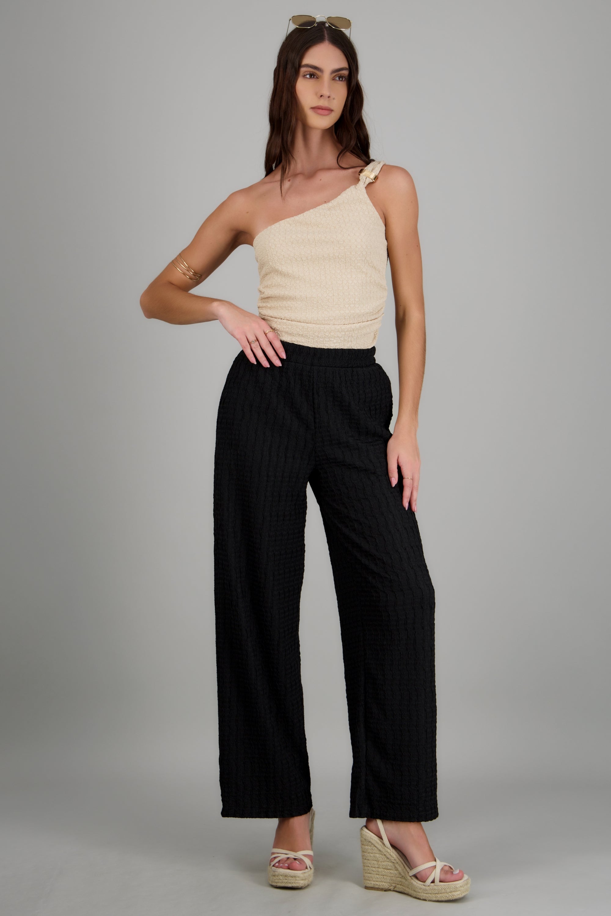 Pantalon amplio con elastico en pretina NEGRO