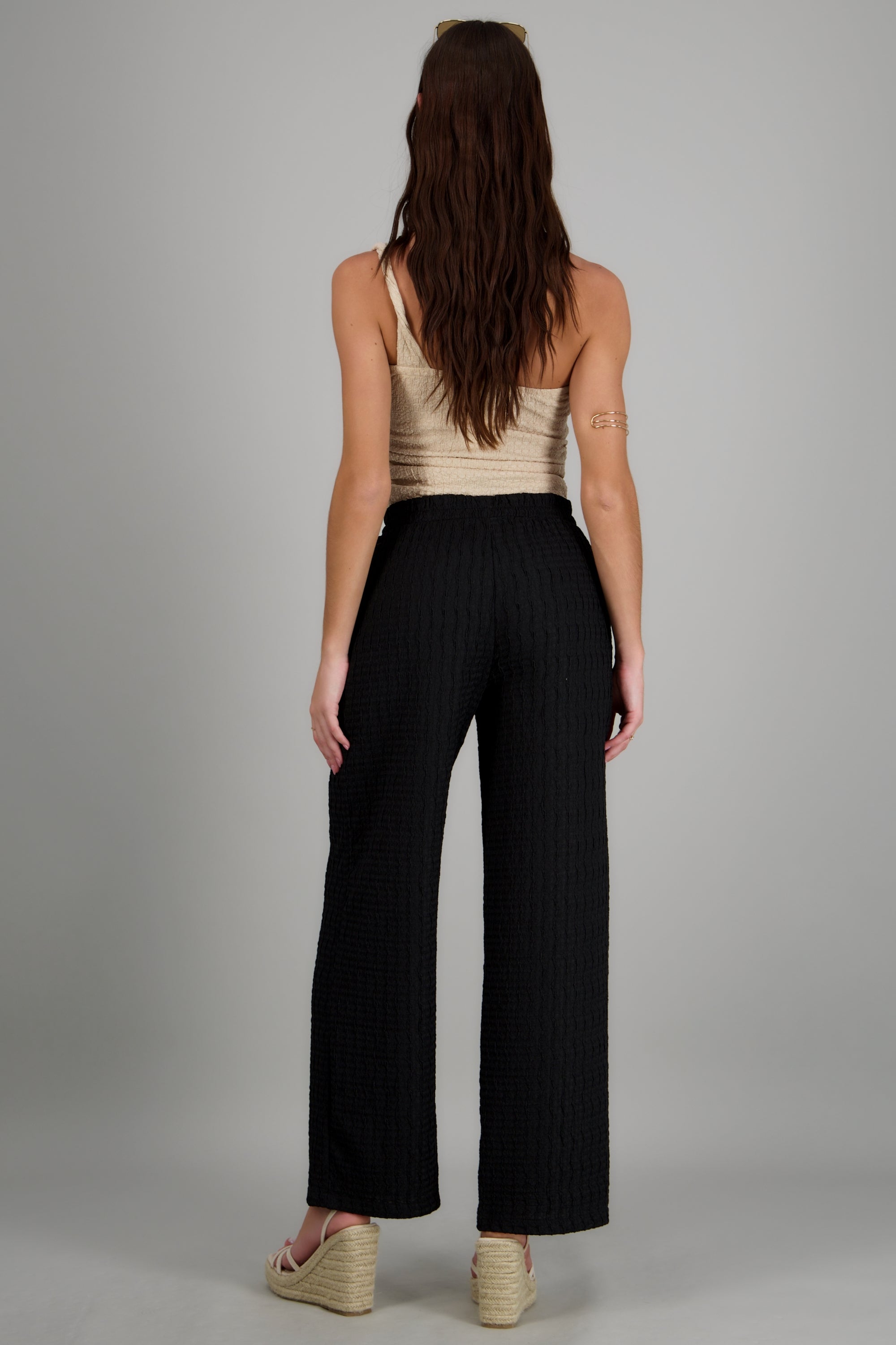 Pantalon amplio con elastico en pretina NEGRO