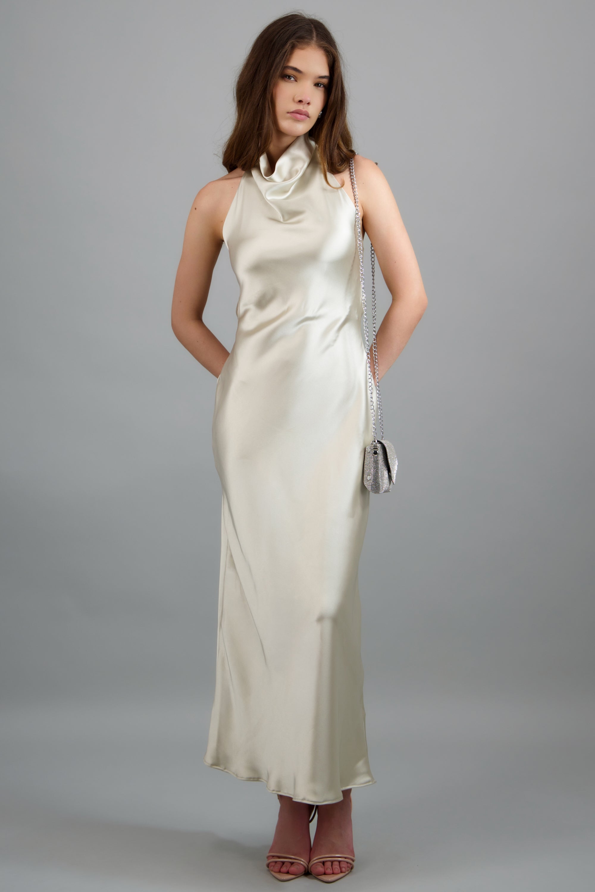 Vestido midi cuello alto espalda descubierta HUESO