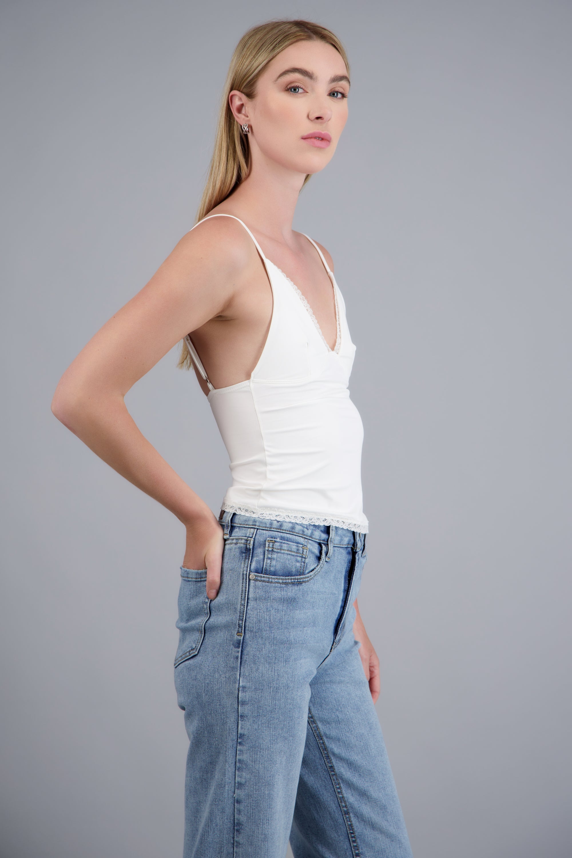 Top escote V detalle encaje BLANCO