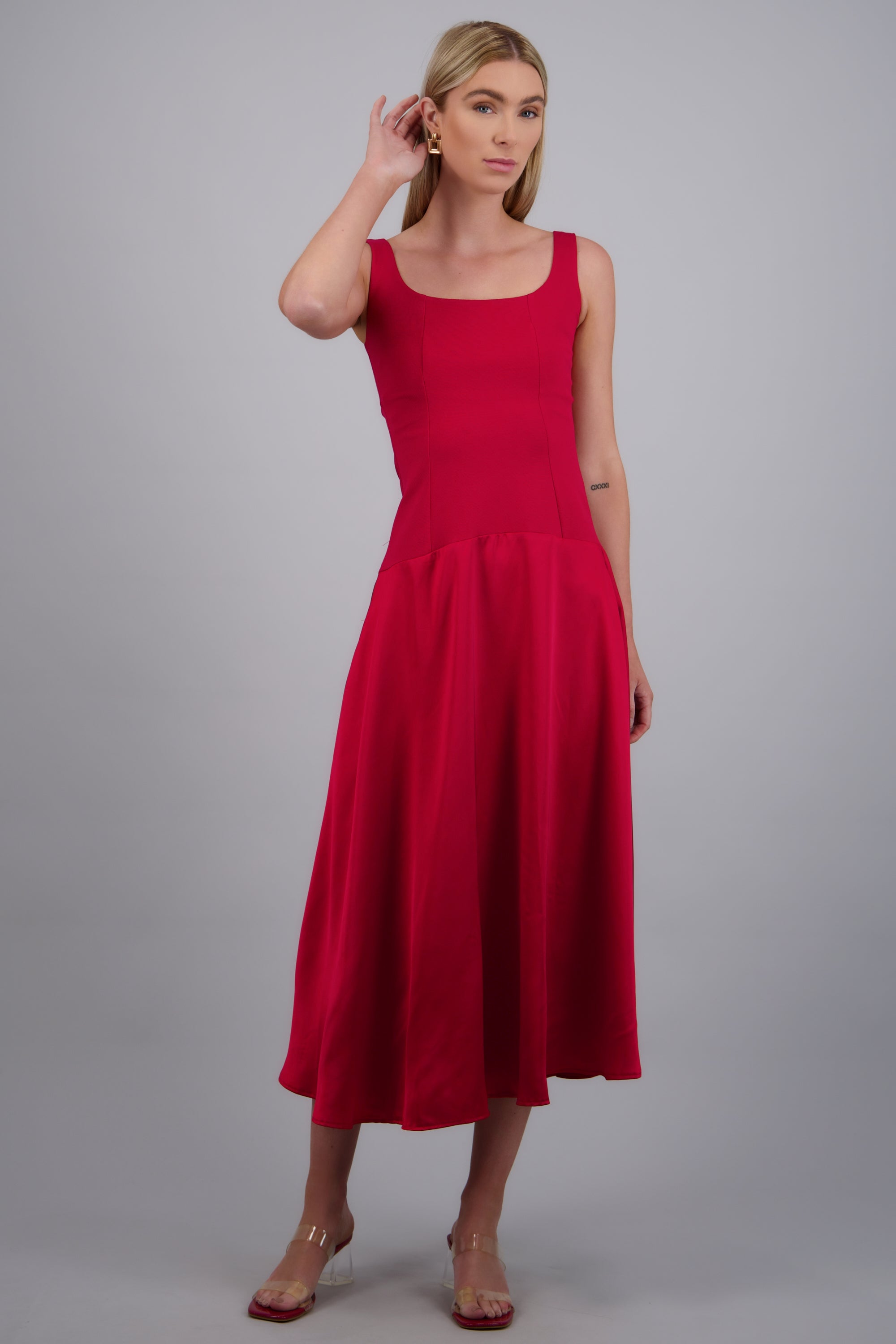 Vestido drop waisted falda satin ROJO