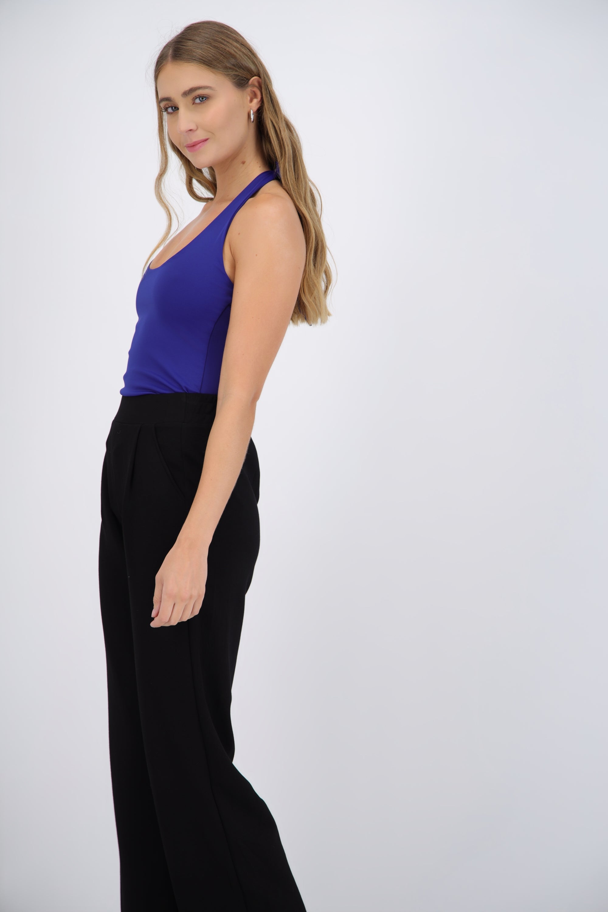 Body halter escote redondo