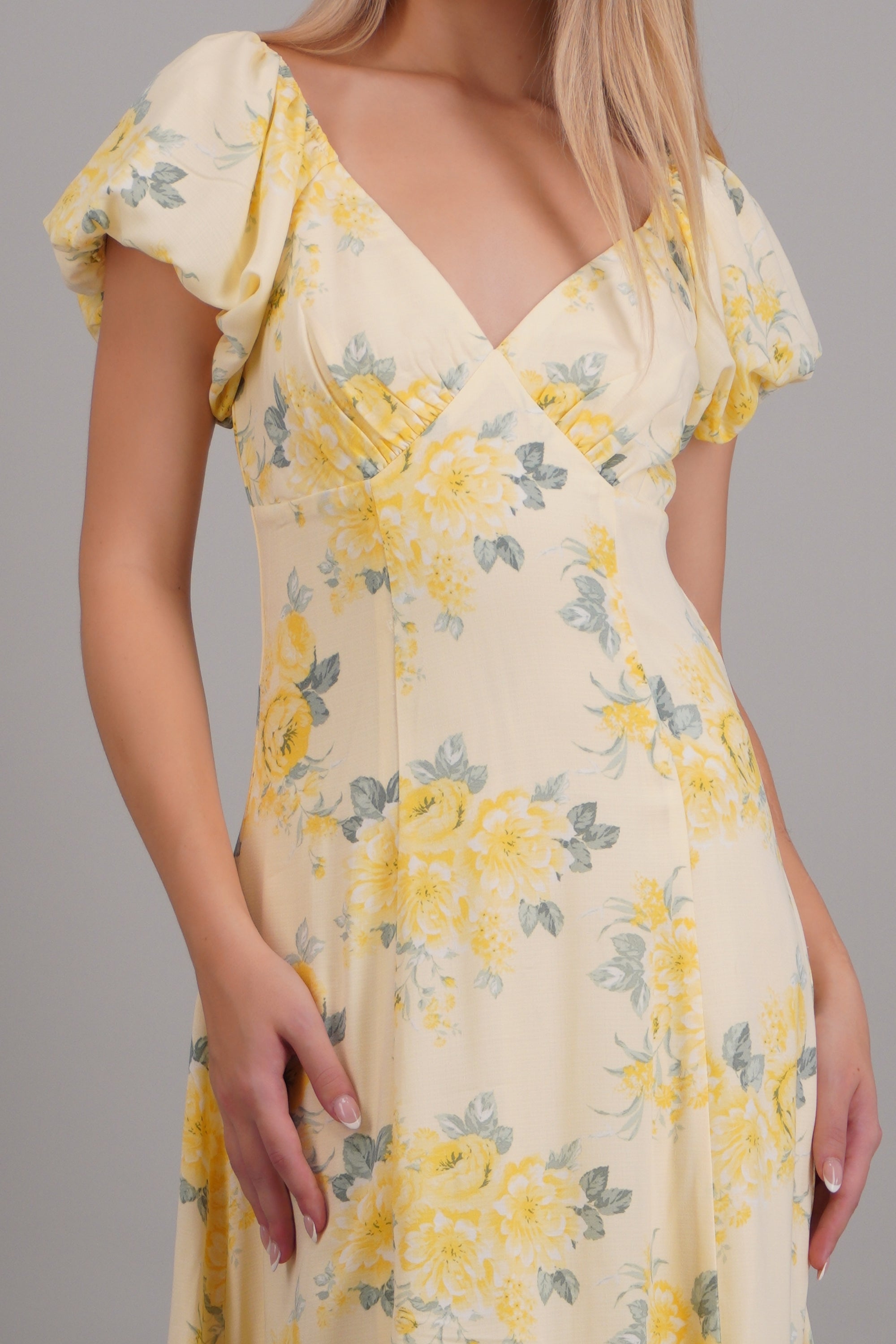 Vestido estampado flores cut out espalda AMARILLO COMBO
