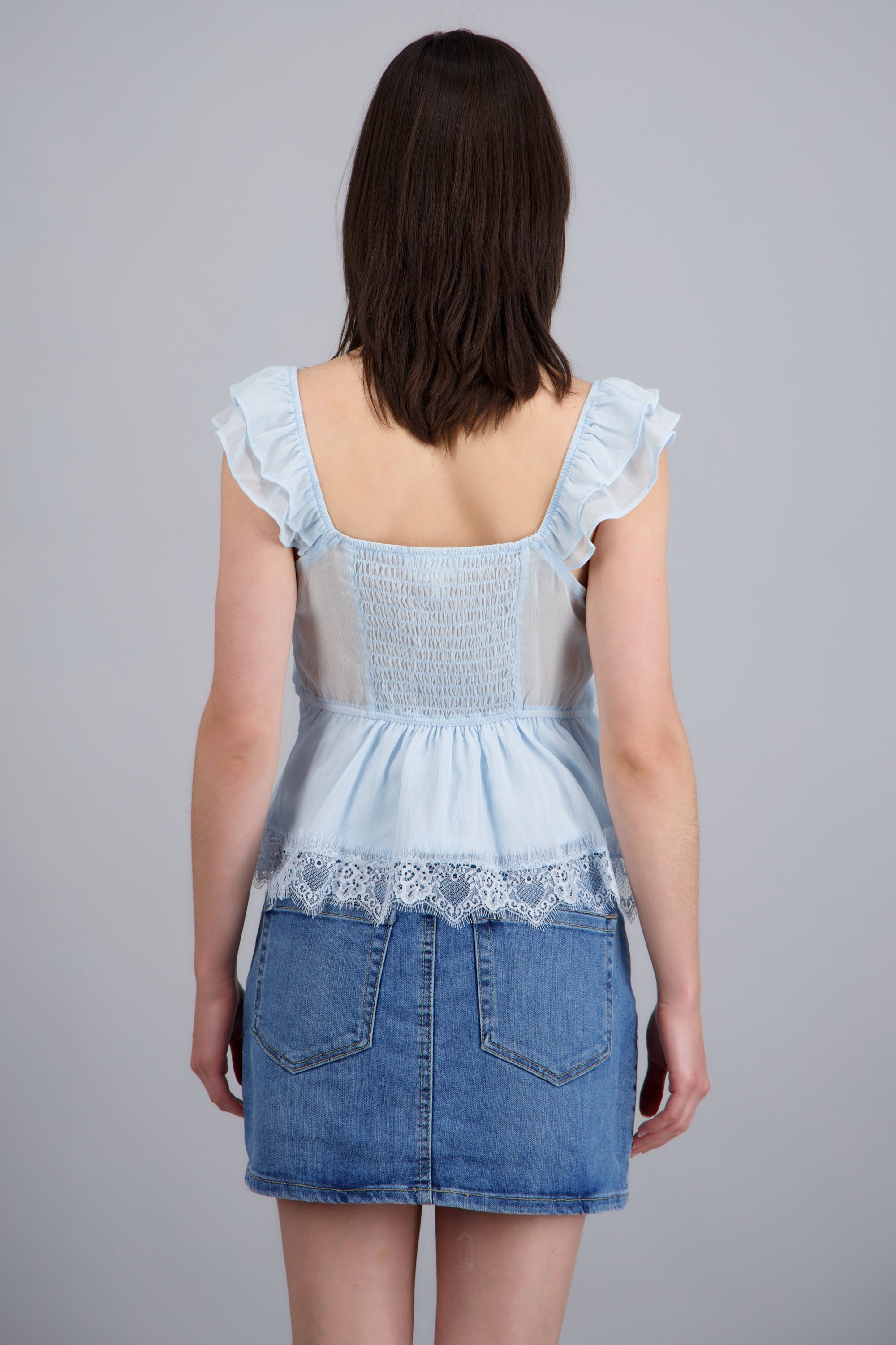Blusa con encaje olanes AZUL CIELO