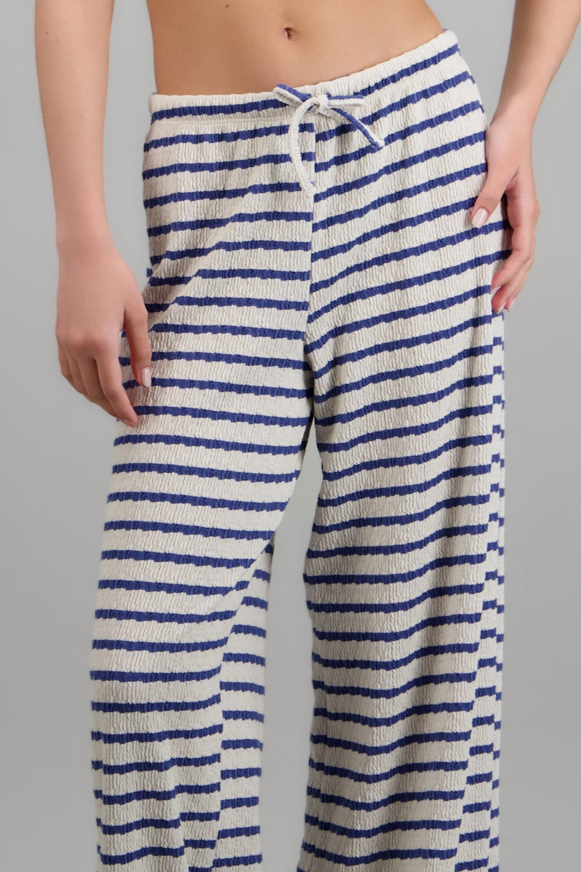 Pantalon recto detalle textura AZUL COMBO