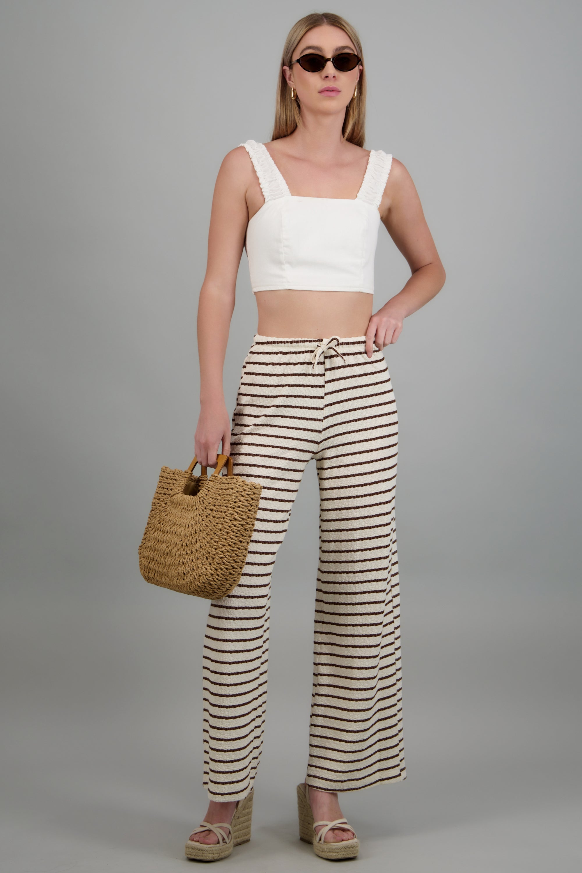 Pantalon recto detalle textura CHOCOLATE