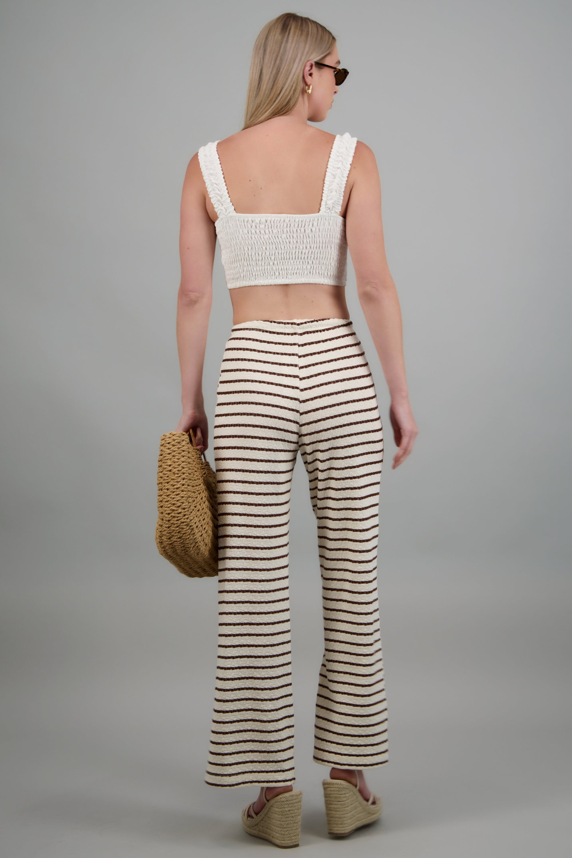Pantalon recto detalle textura CHOCOLATE