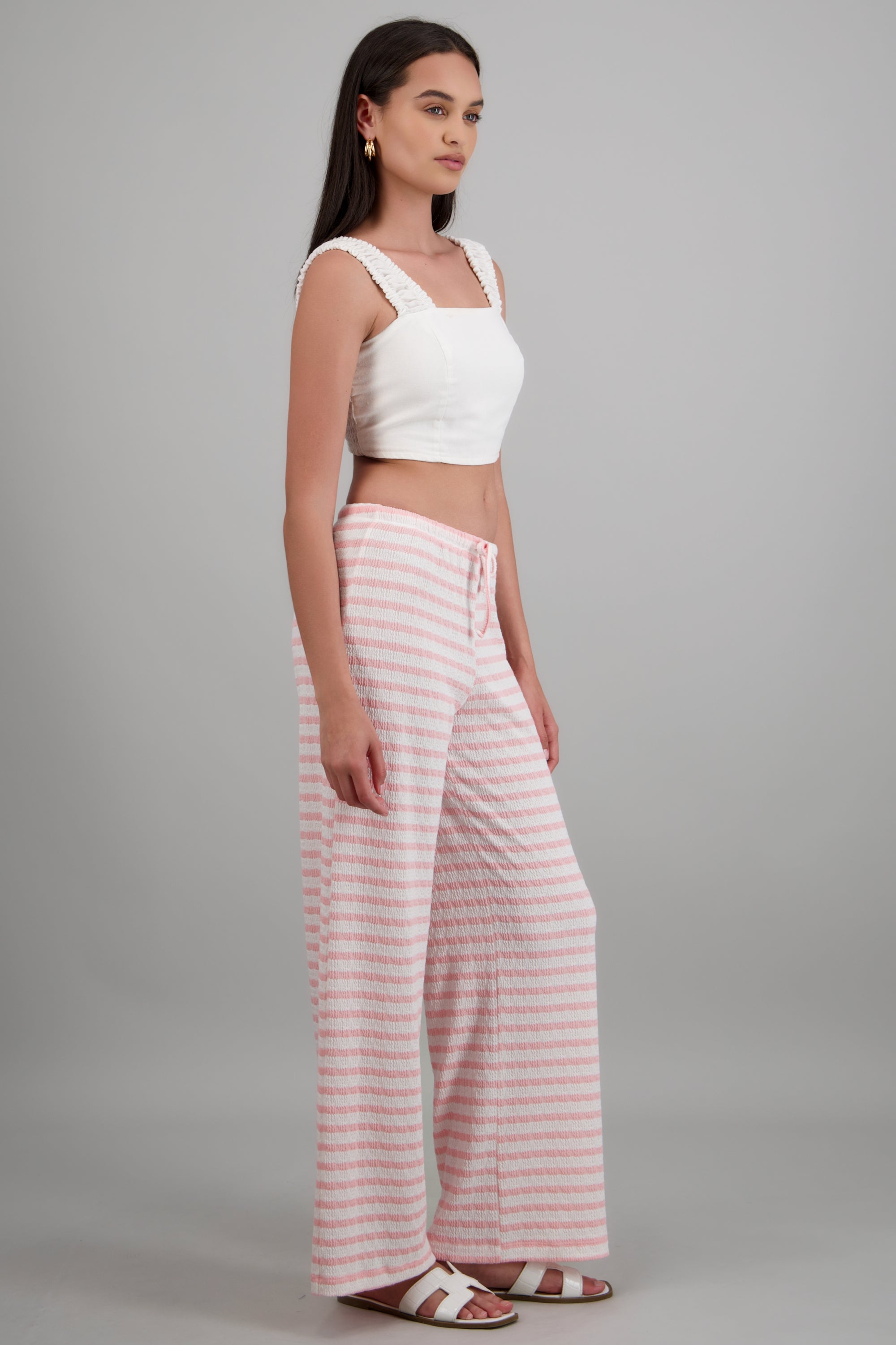 Pantalon recto detalle textura ROSA PASTEL