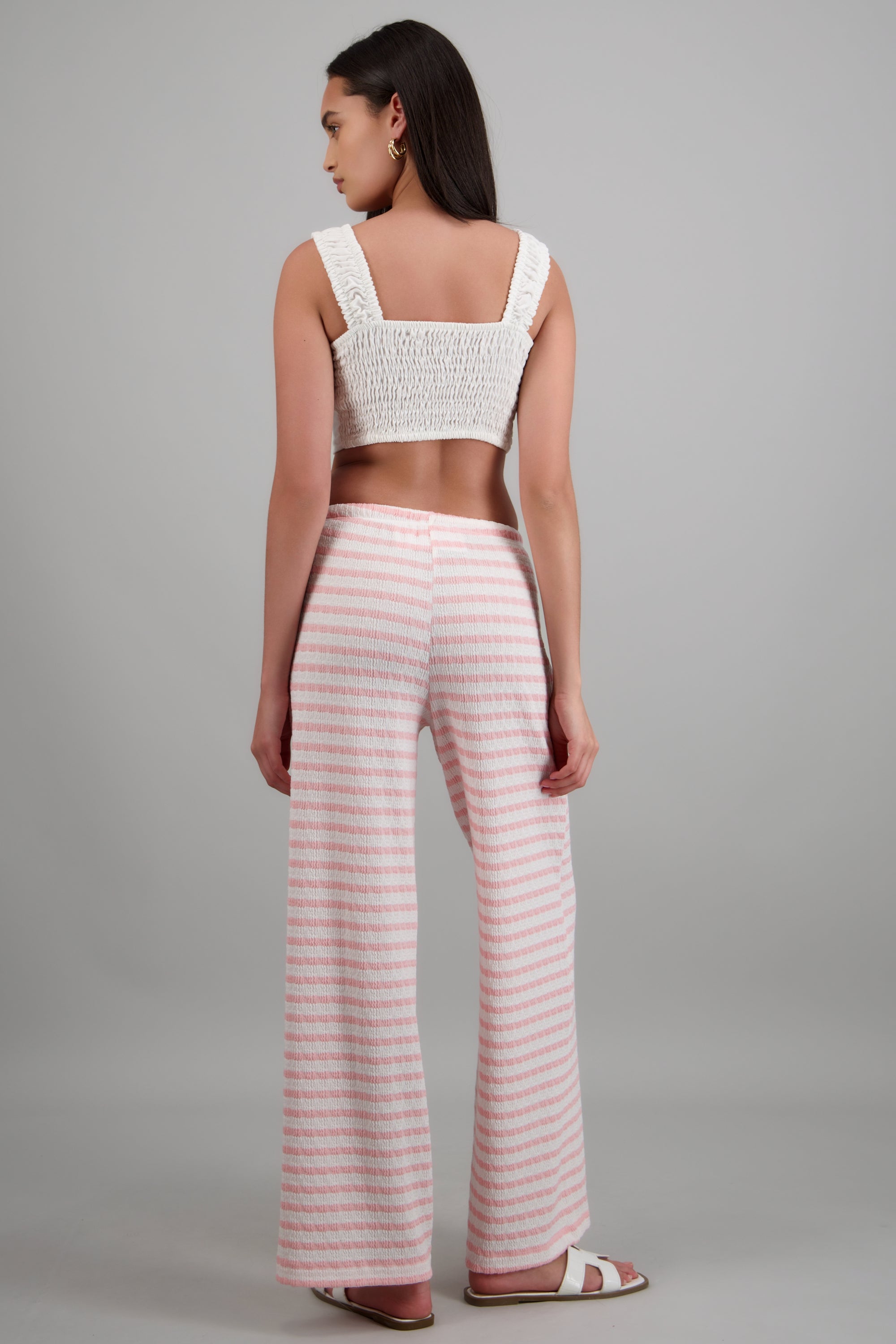 Pantalon recto detalle textura ROSA PASTEL