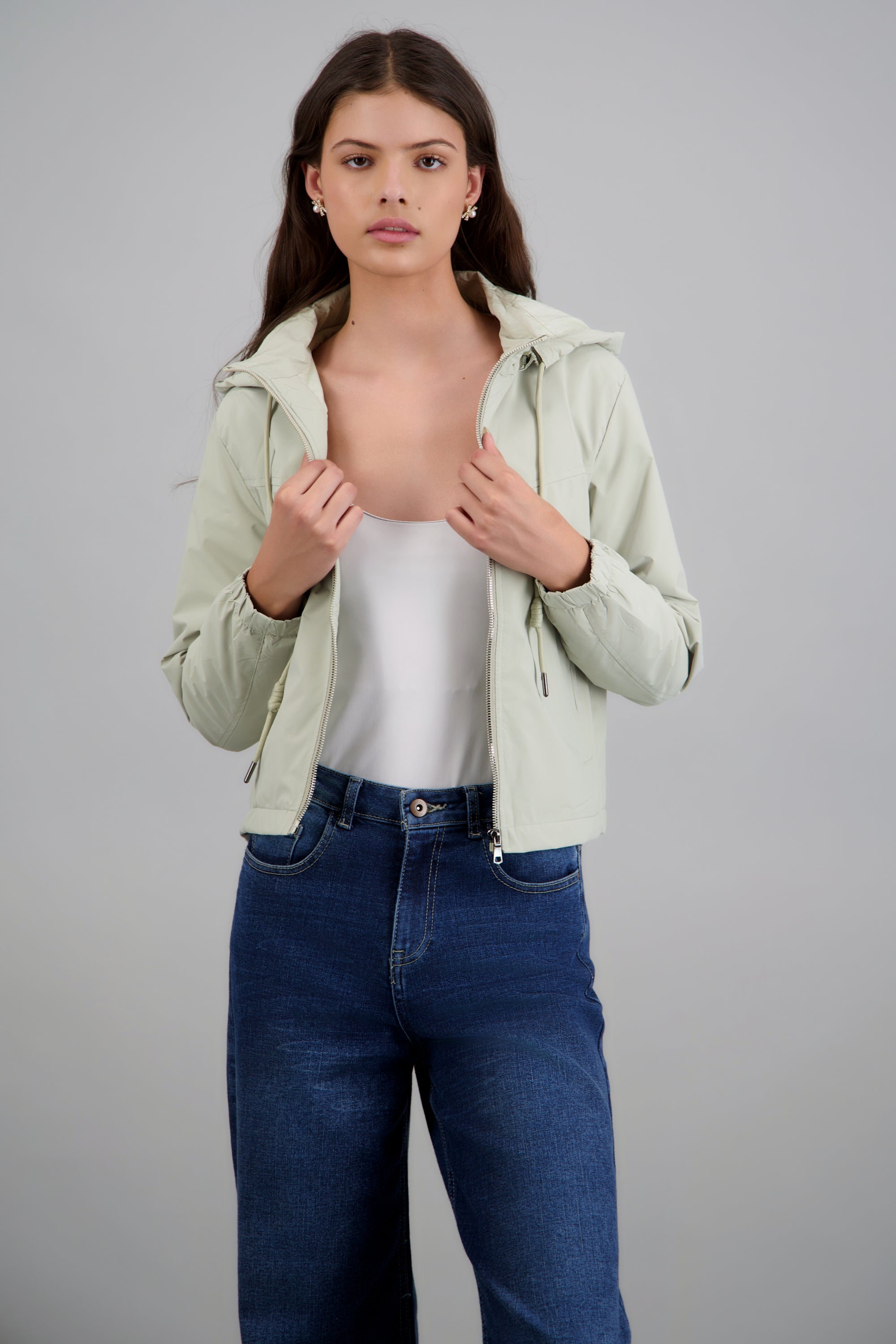 Chamarra corta impermeable capucha ARENA