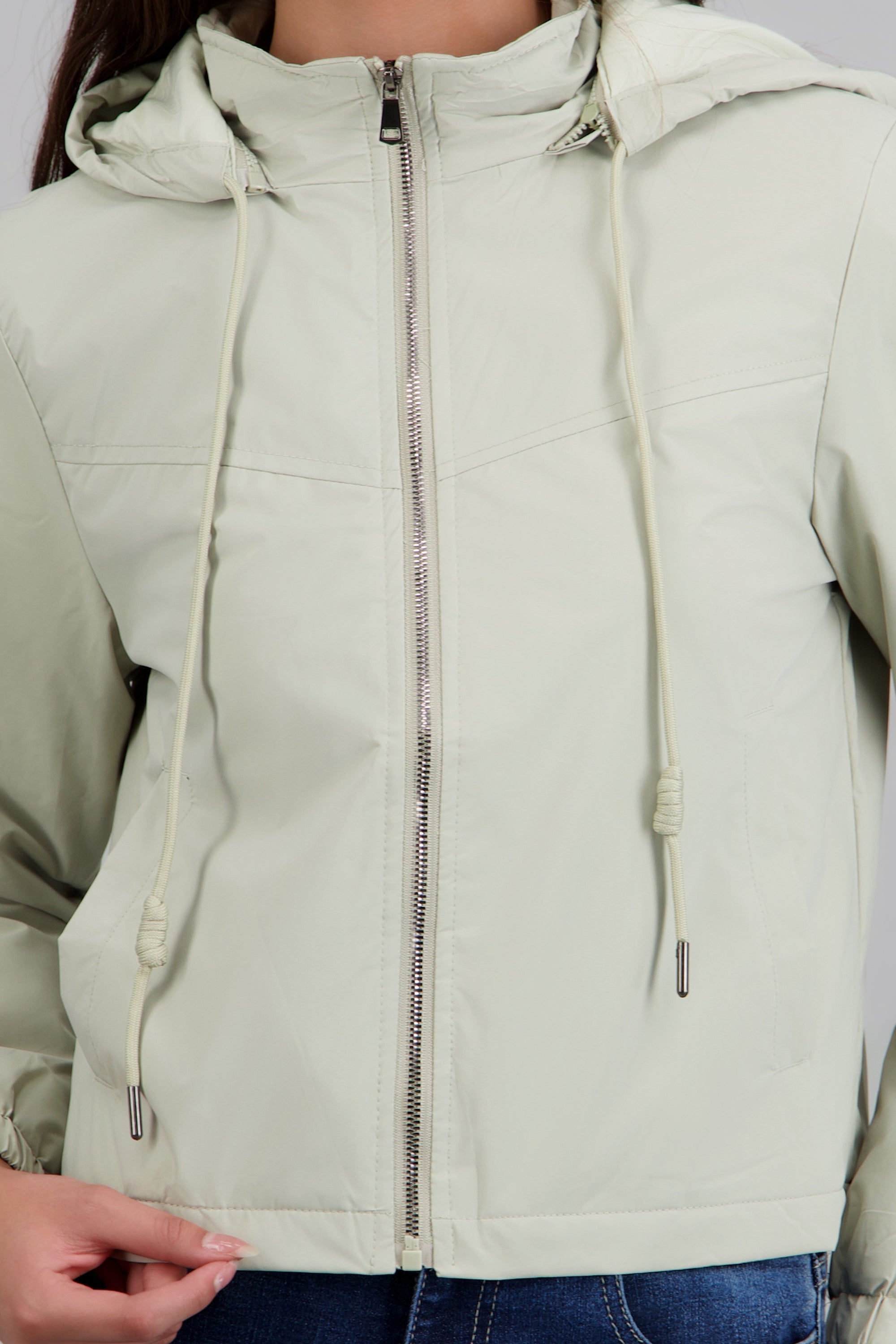 Chamarra corta impermeable capucha ARENA
