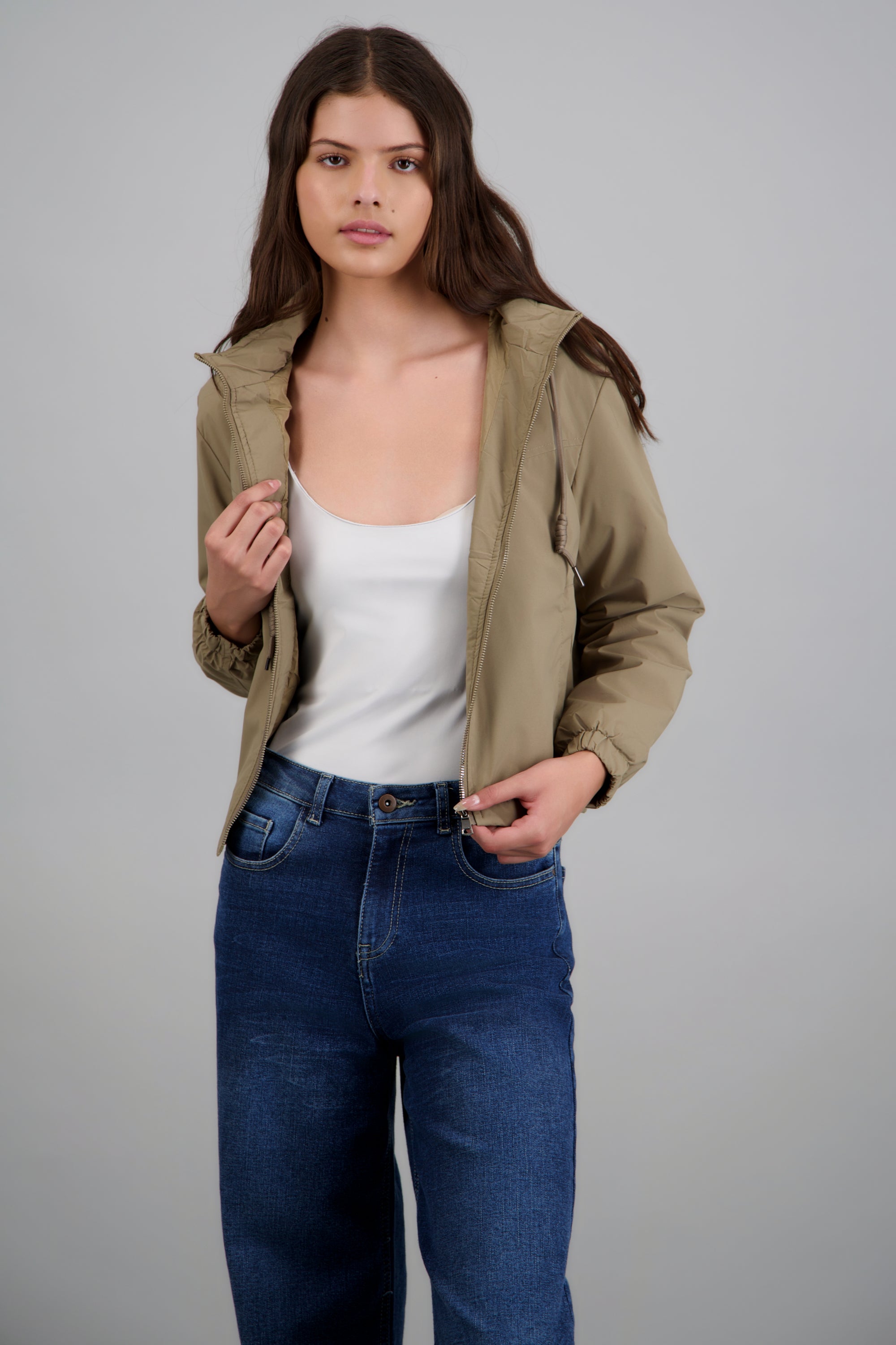 Chamarra corta impermeable capucha CAFE