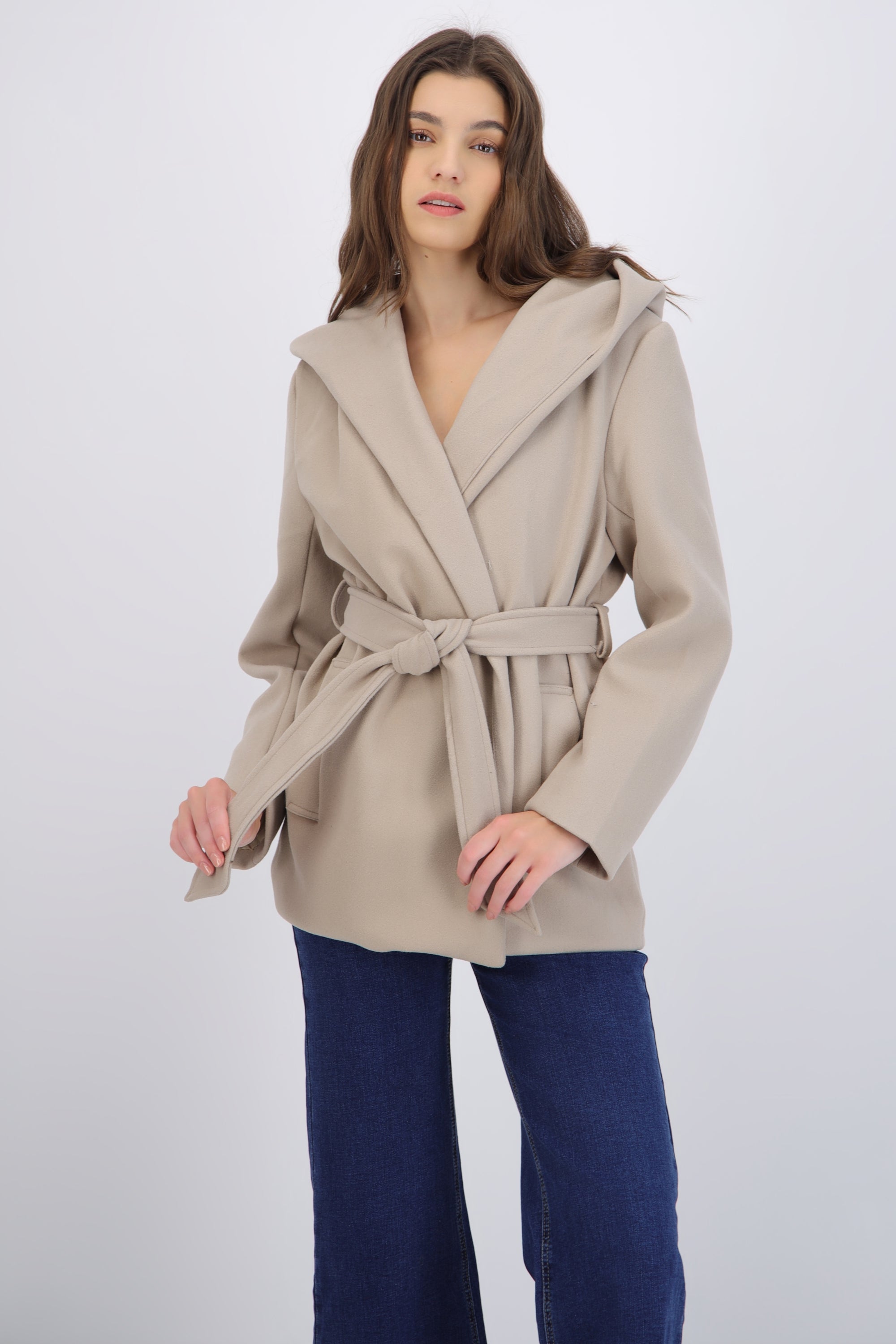 Abrigo soft capucha