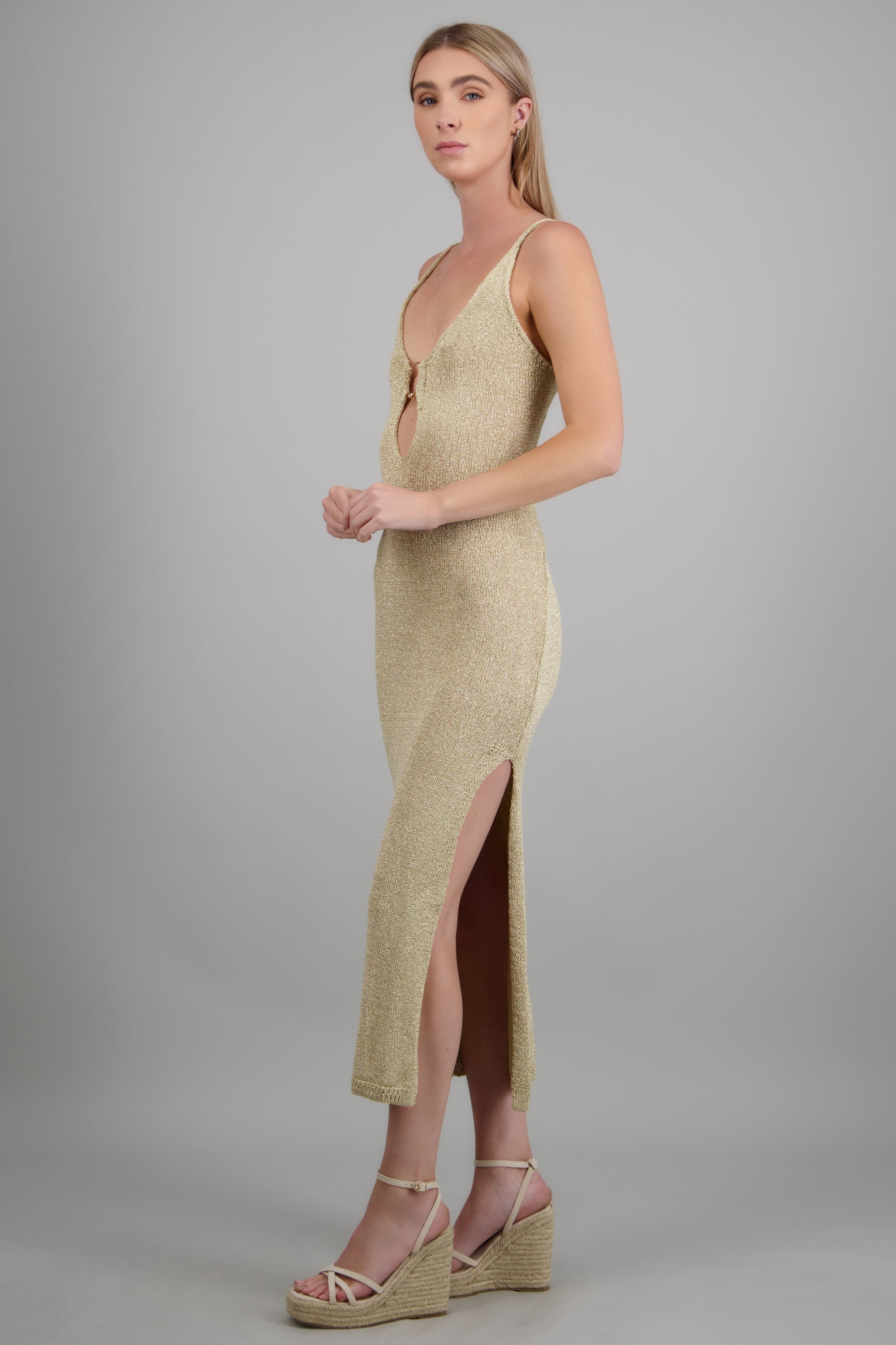Vestido tejido lurex detalle argolla CREMA