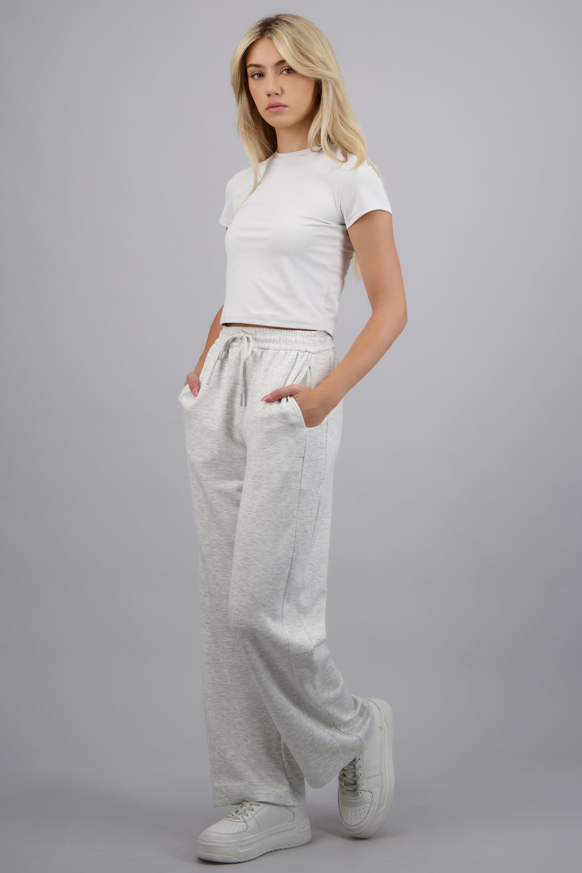 Pants lisos con bolsas GRIS CLARO