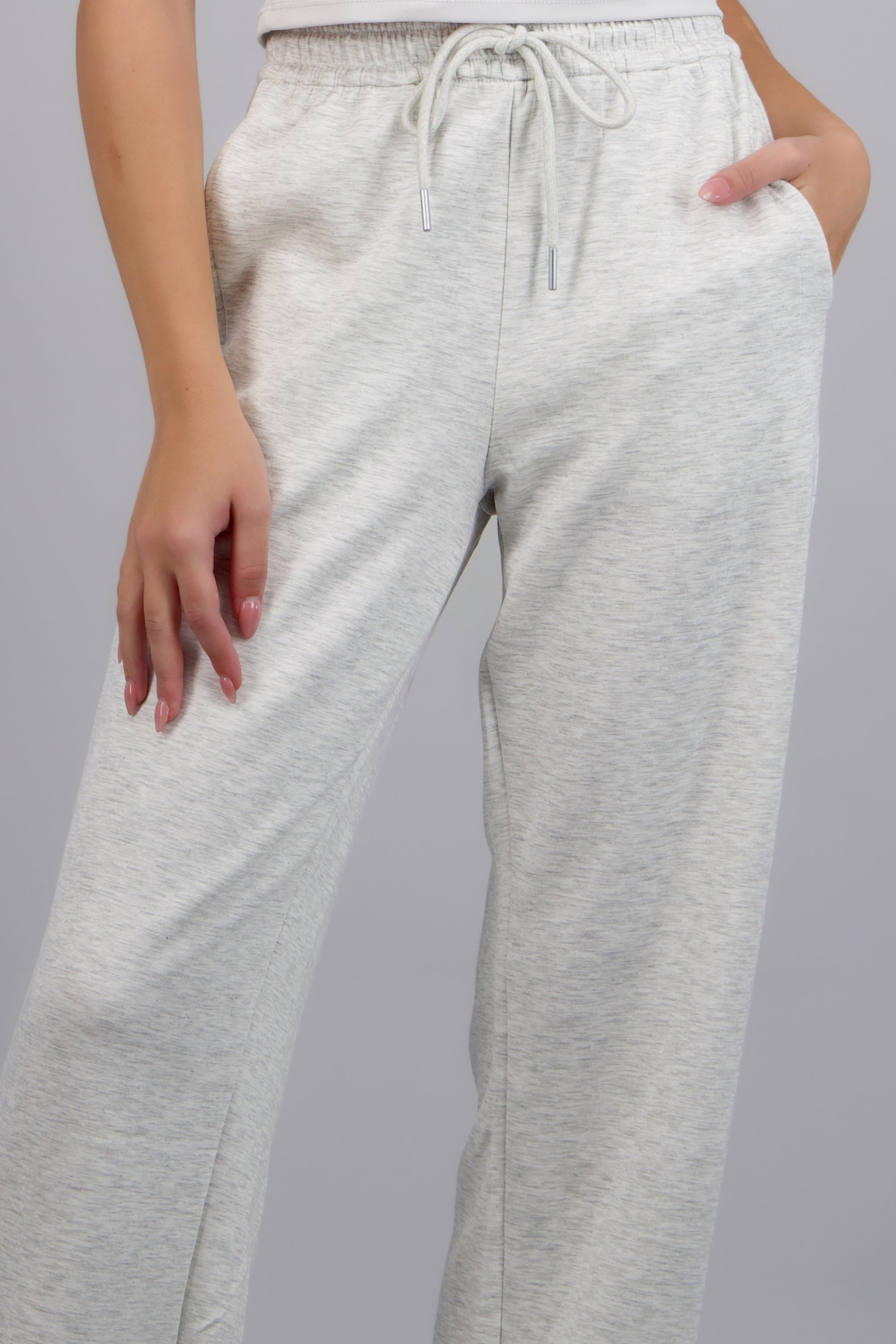 Pants lisos con bolsas GRIS CLARO