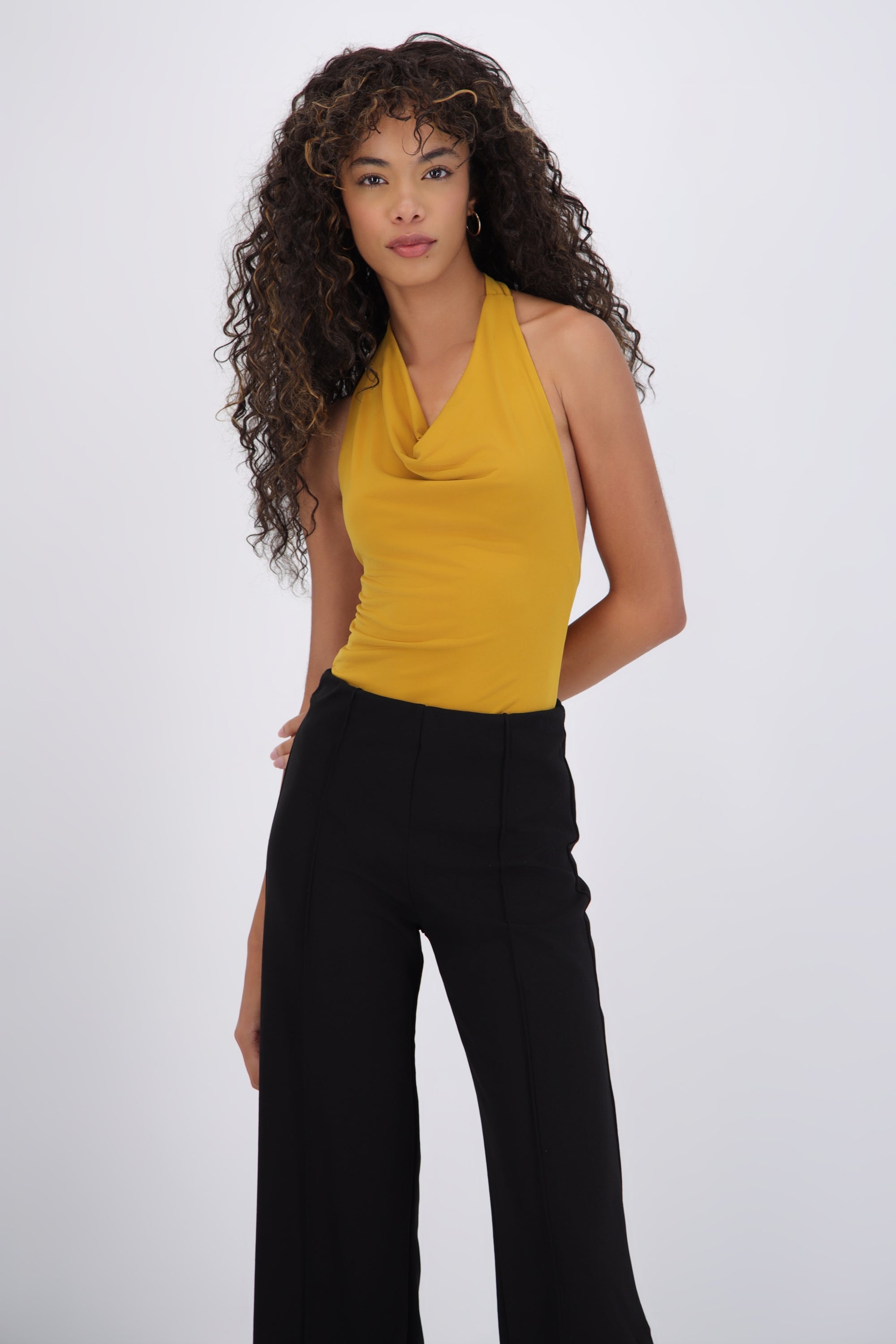 Bodysuit halter escote cascada drapeado