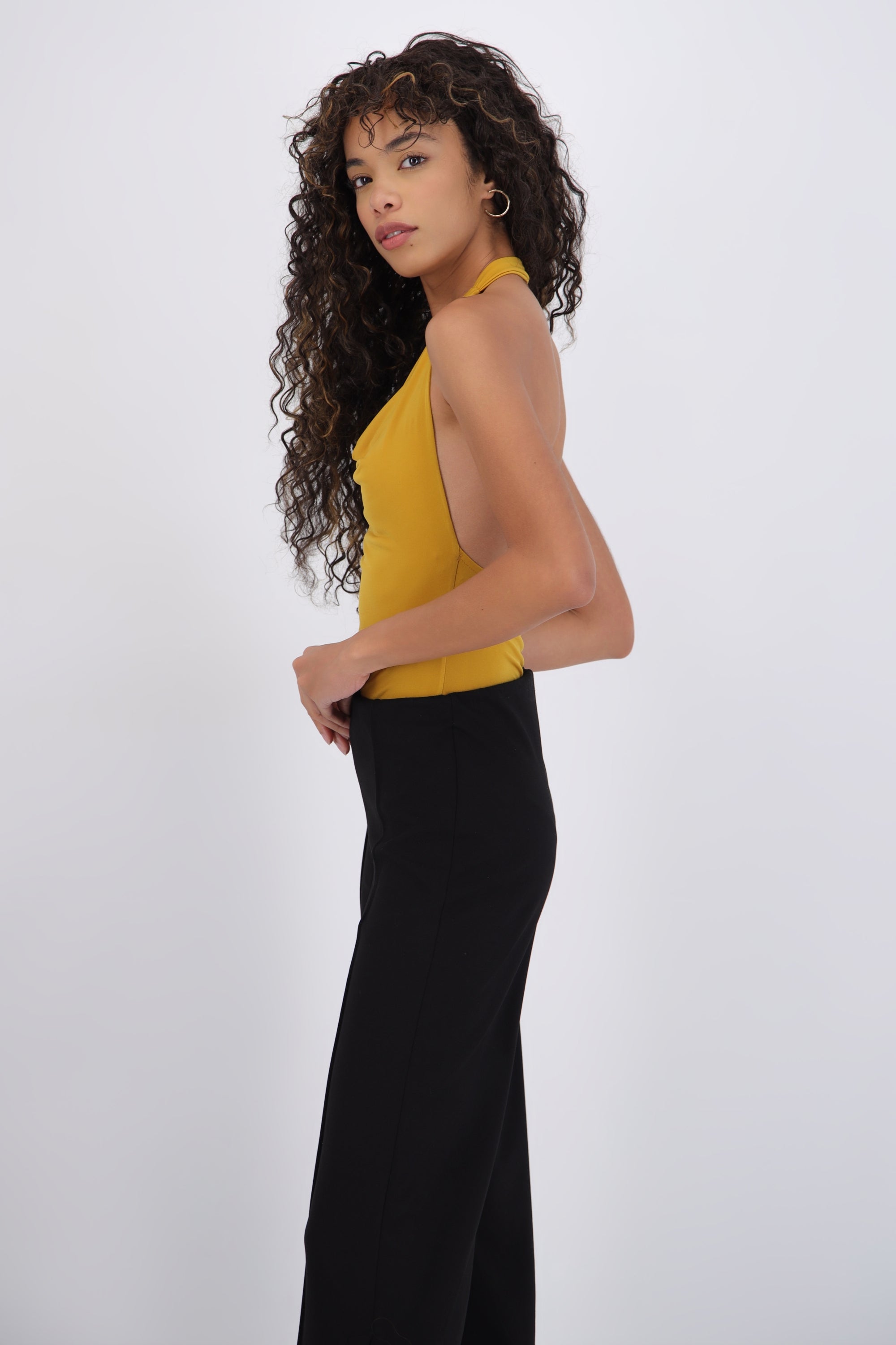 Bodysuit halter escote cascada drapeado