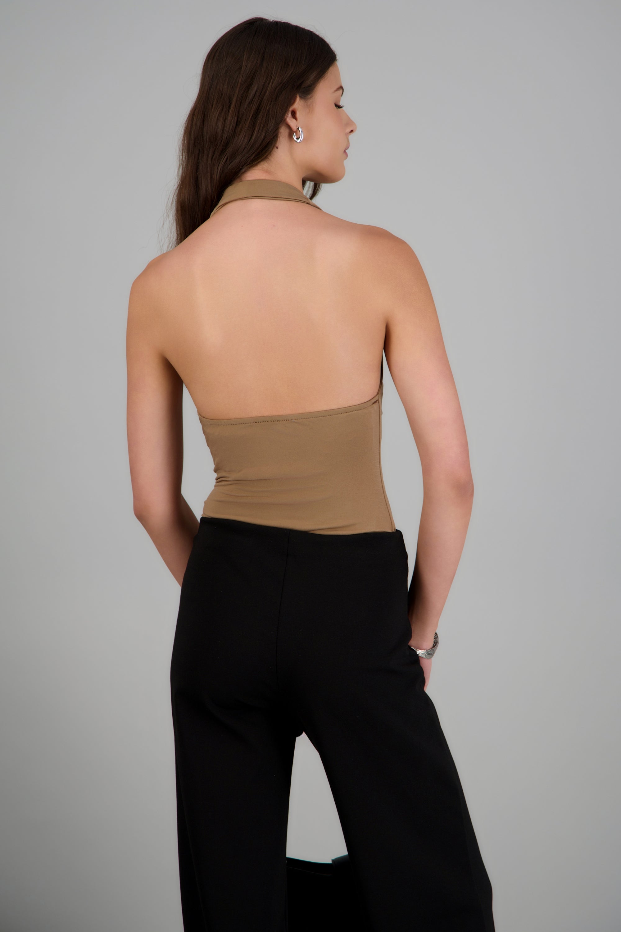 Bodysuit halter escote cascada drapeado TAUPE