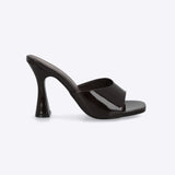 Tacon peep toe charol