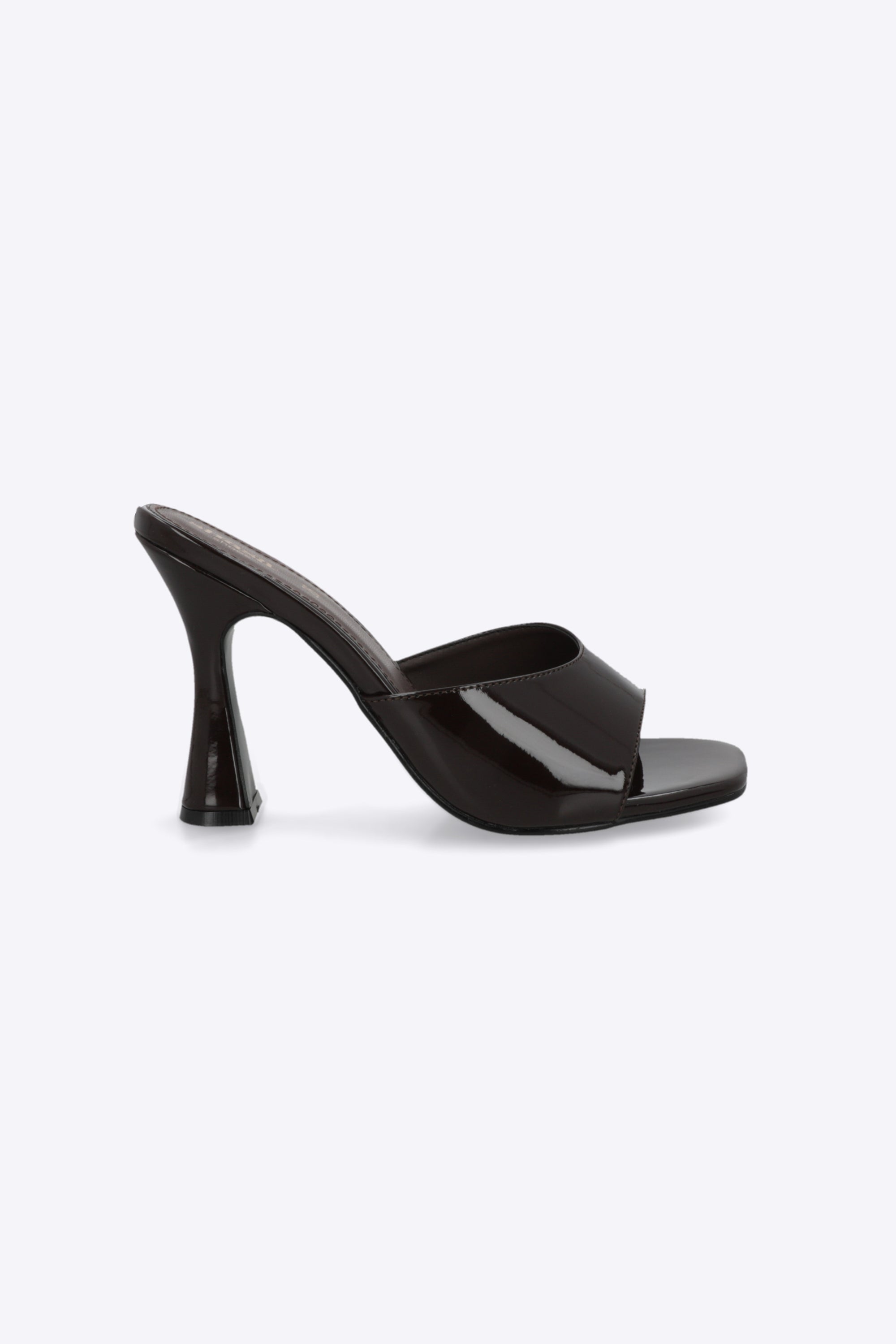 Tacon peep toe charol