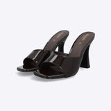 Tacon peep toe charol