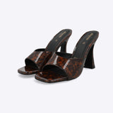 Tacon peep toe charol