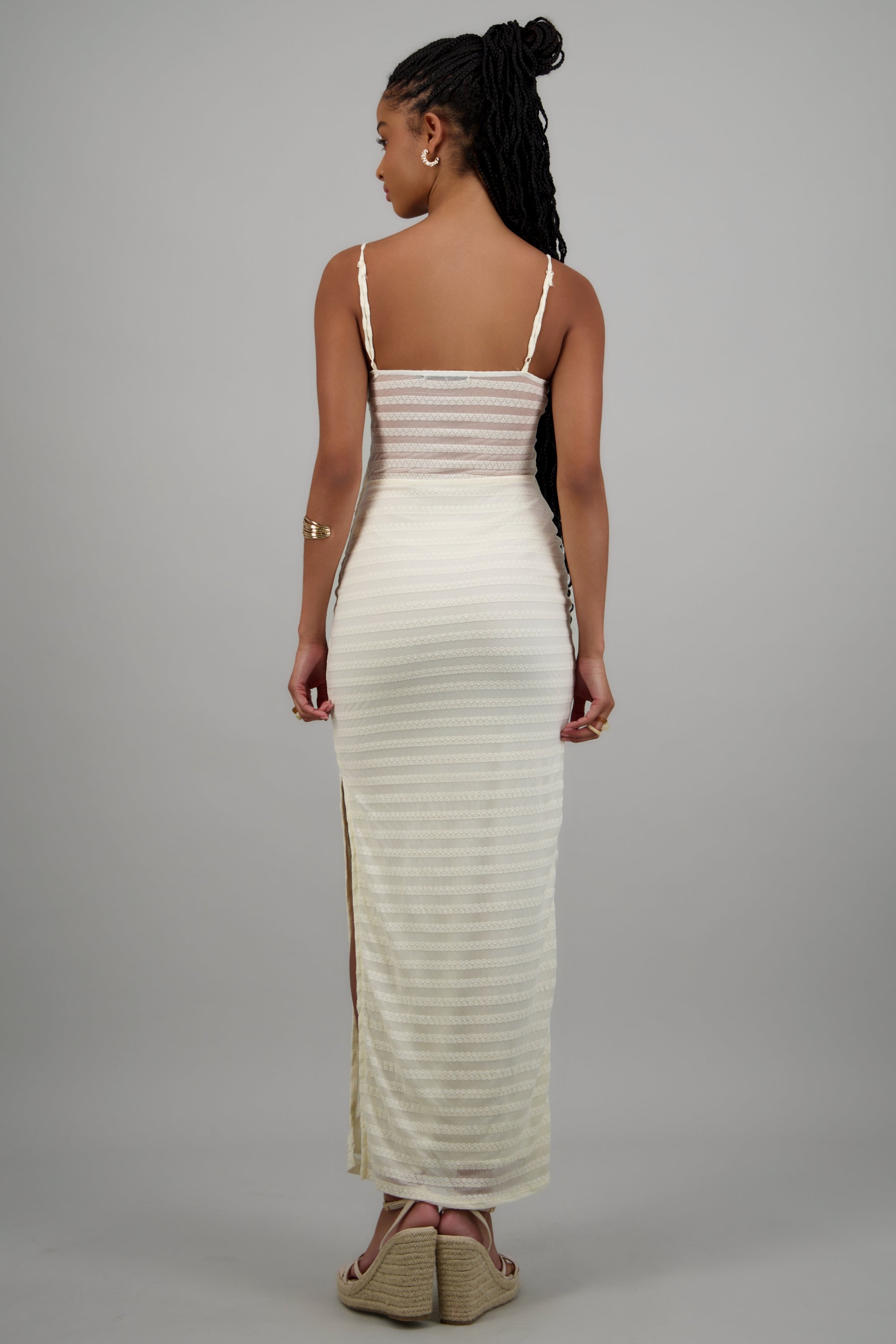 Vestido tirantes midi encaje textura CREMA