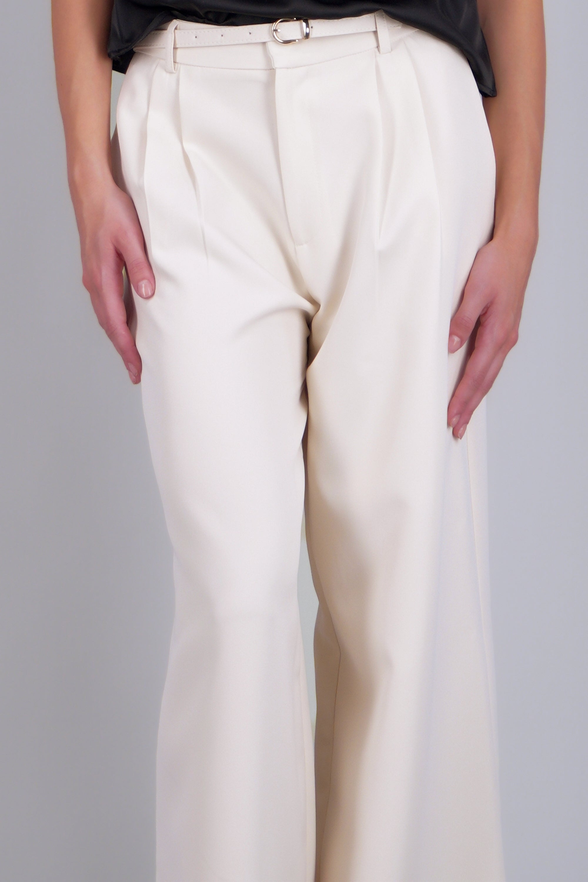 Pantalon sastre wide leg cinto a tono CREMA