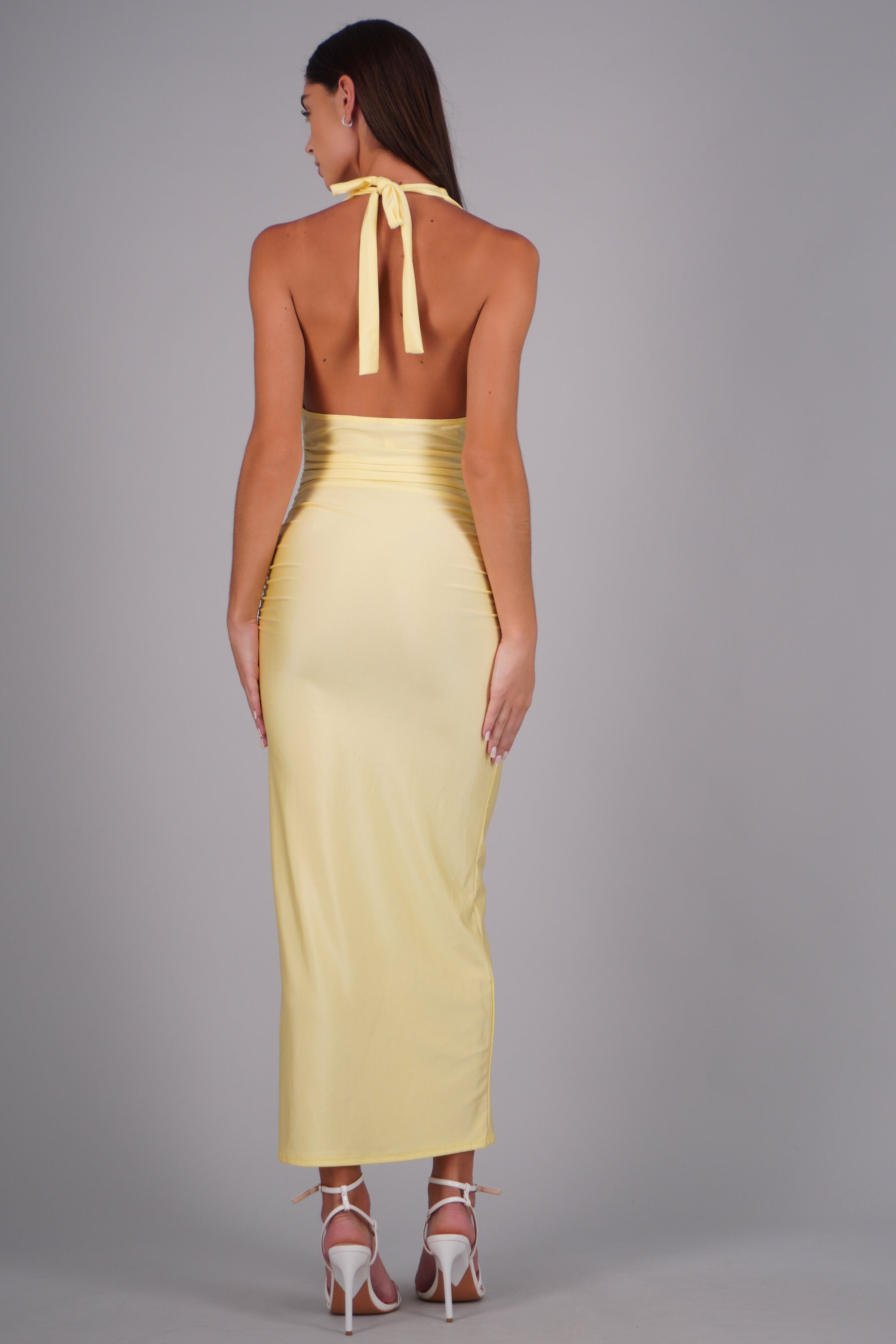 Vestido maxi halter drapeado AMARILLO PASTEL