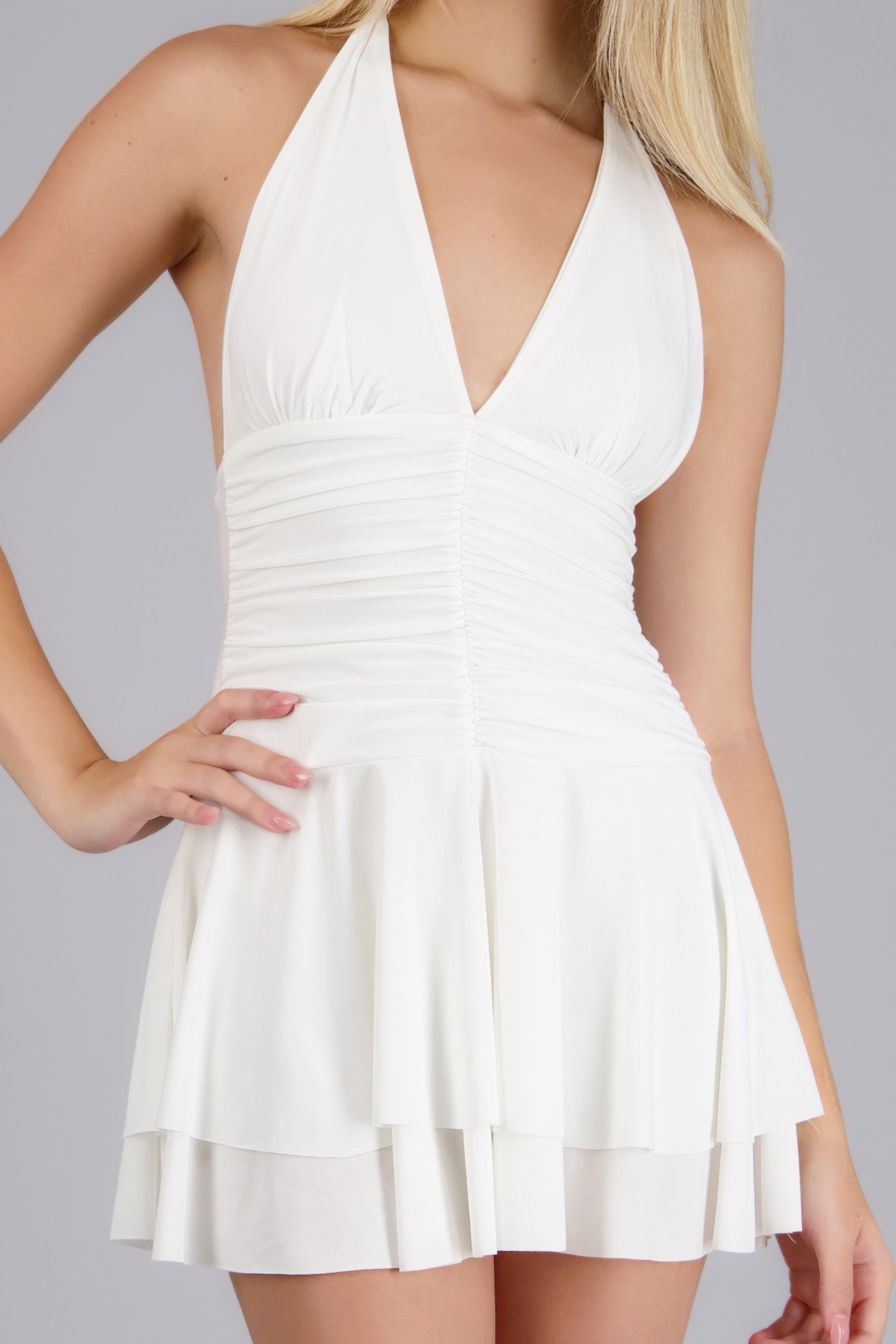 Vestido mini halter drapeado BLANCO