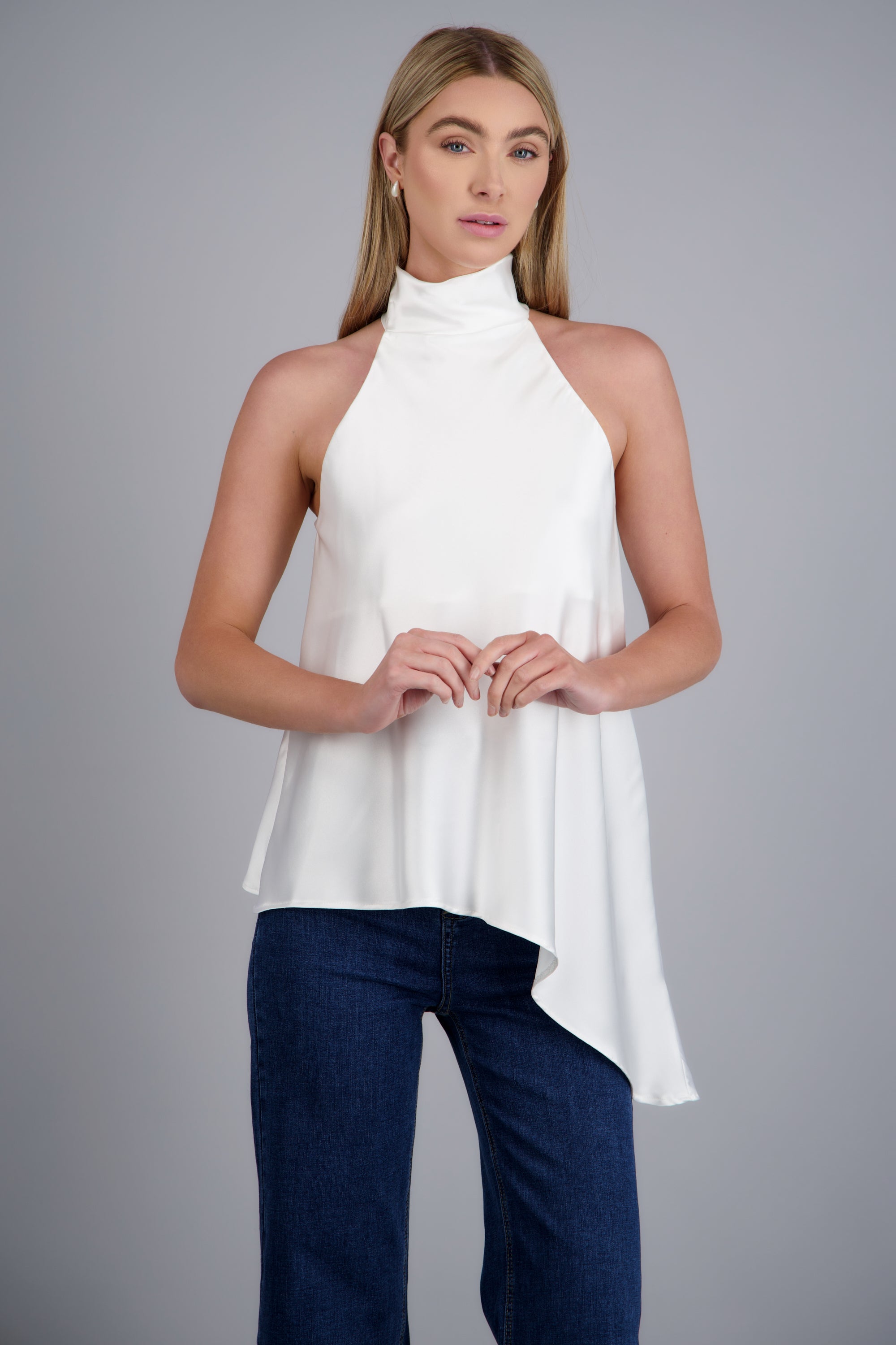 Blusa cuello alto satín caída asimétrica HUESO