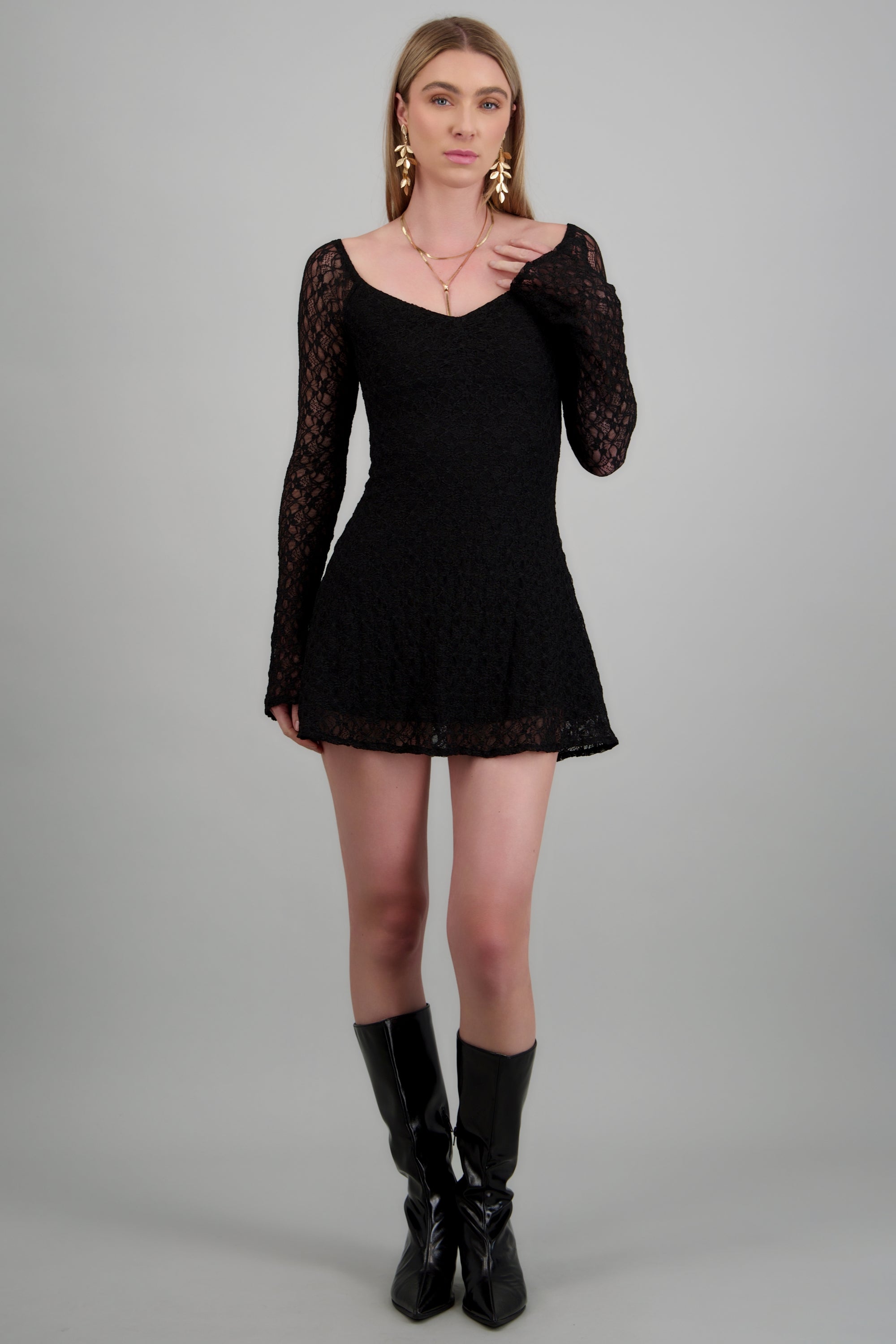 Vestido corto manga larga encaje NEGRO