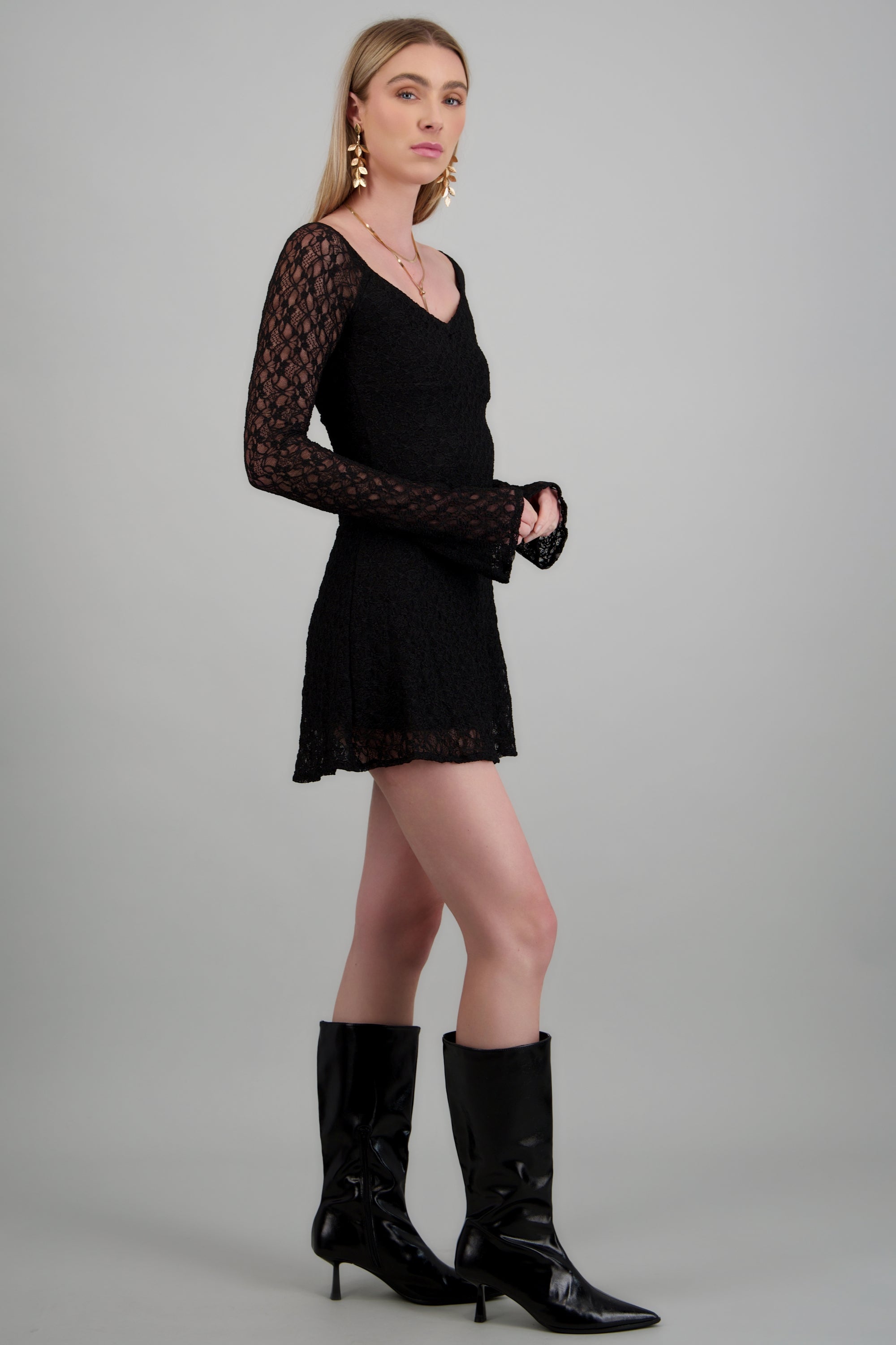 Vestido corto manga larga encaje NEGRO